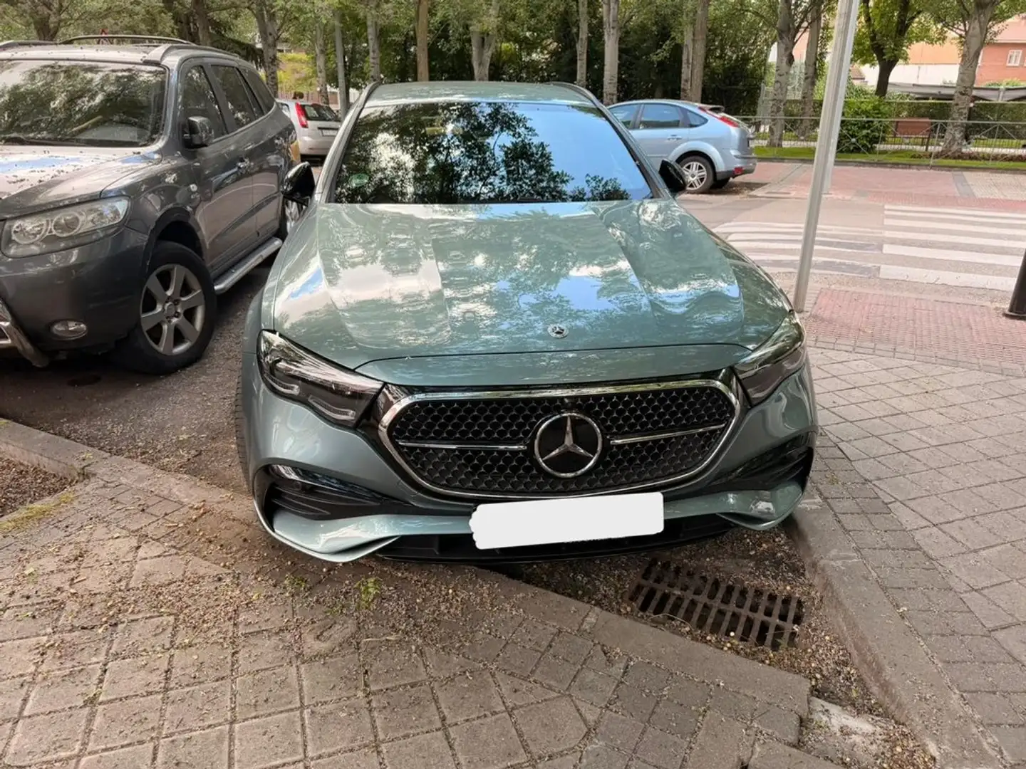 Mercedes-Benz E 300 con tecnología hibrida EQ Estate Verde - 2