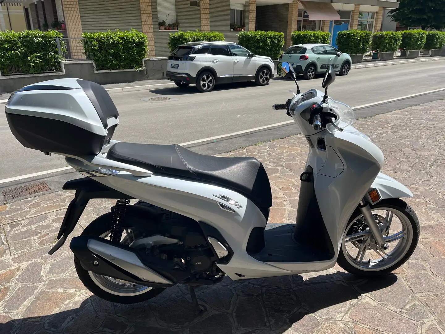 Honda SH 350i Alb - 1
