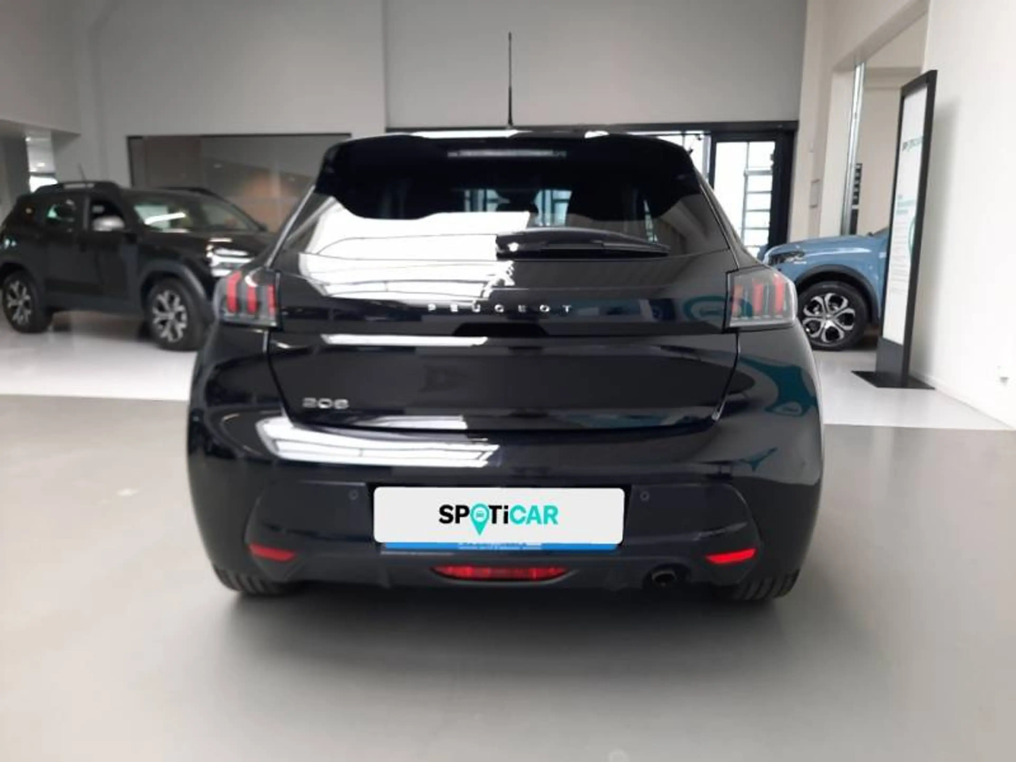 Peugeot 208 2 1.2 PureTech 100 EAT8 S&S Allure Pack — photo 5