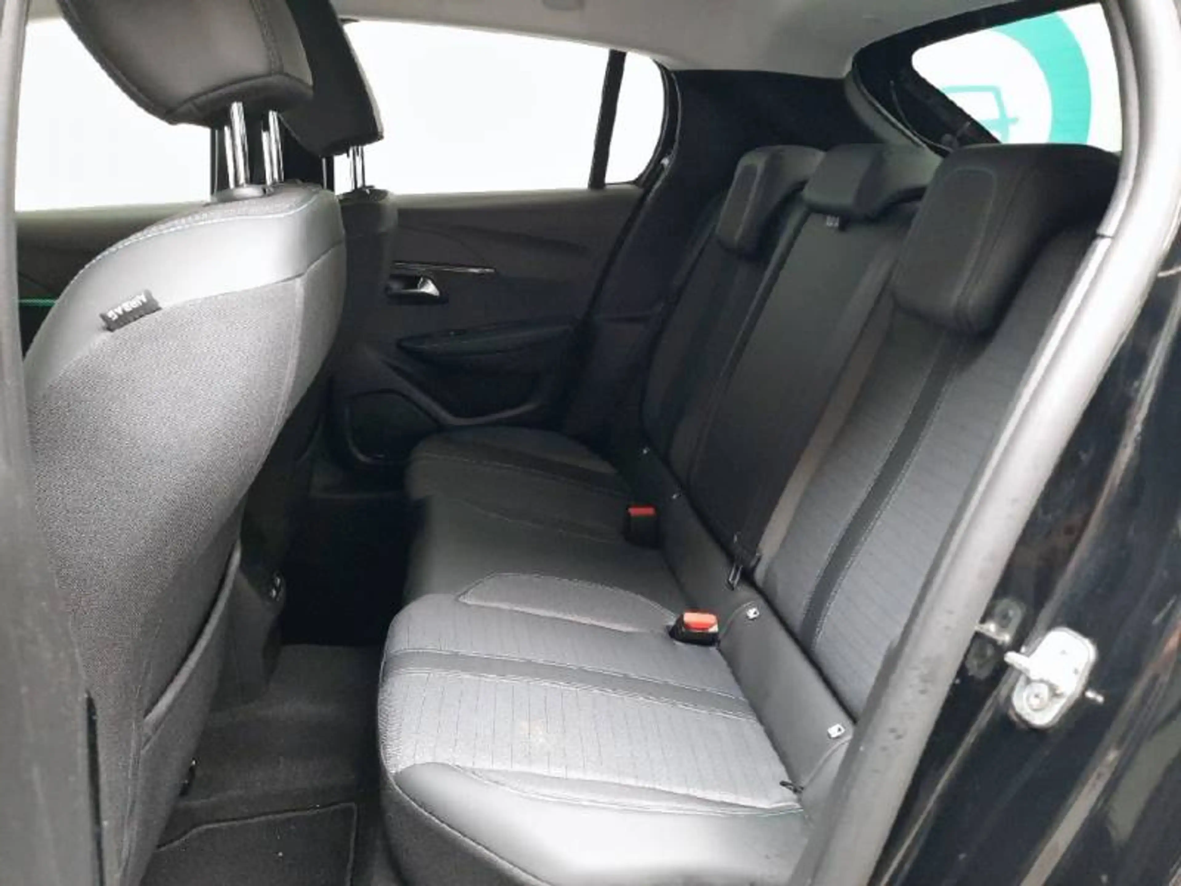 Peugeot 208 2 1.2 PureTech 100 EAT8 S&S Allure Pack — photo 10