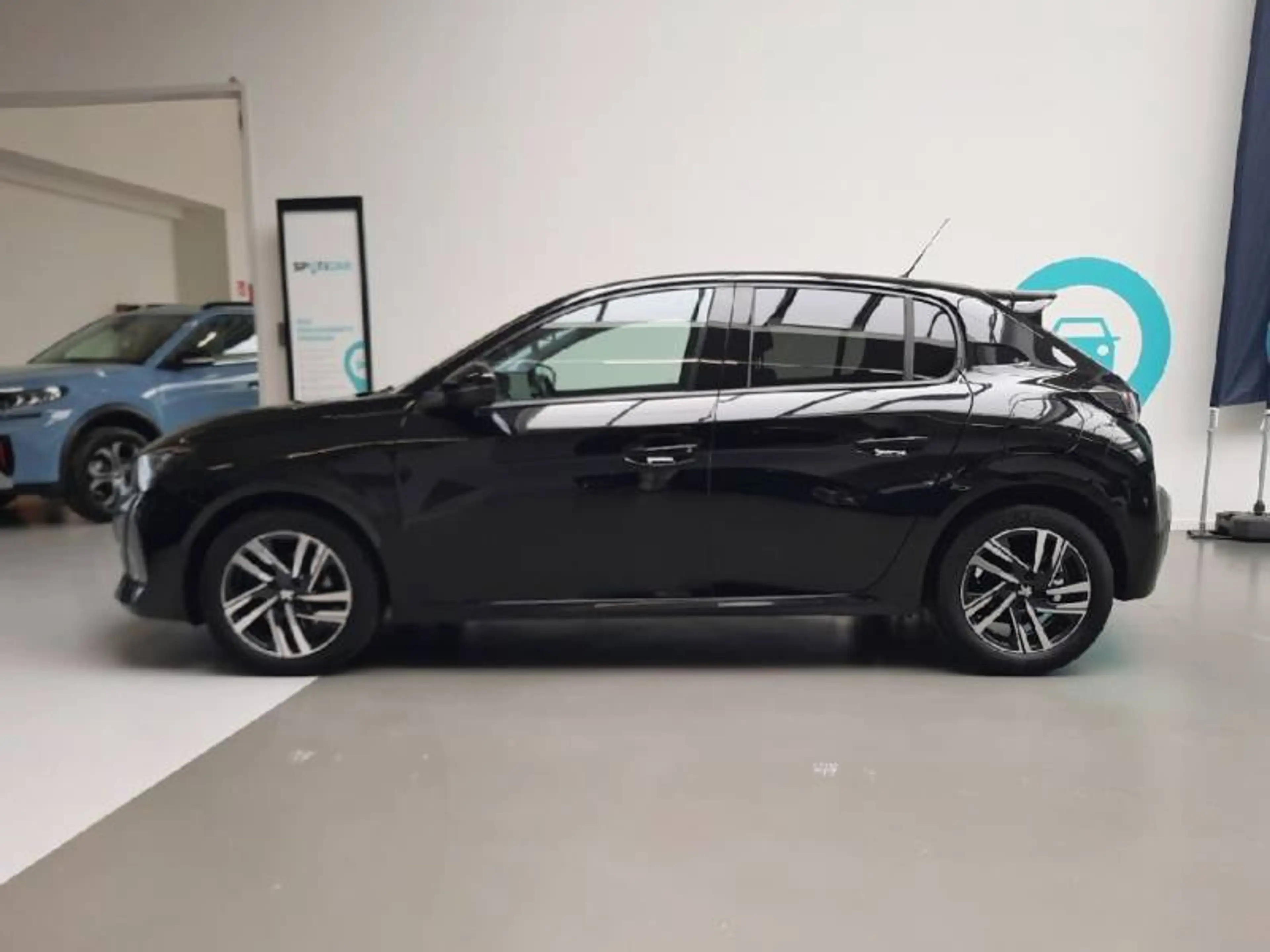 Peugeot 208 2 1.2 PureTech 100 EAT8 S&S Allure Pack — photo 4