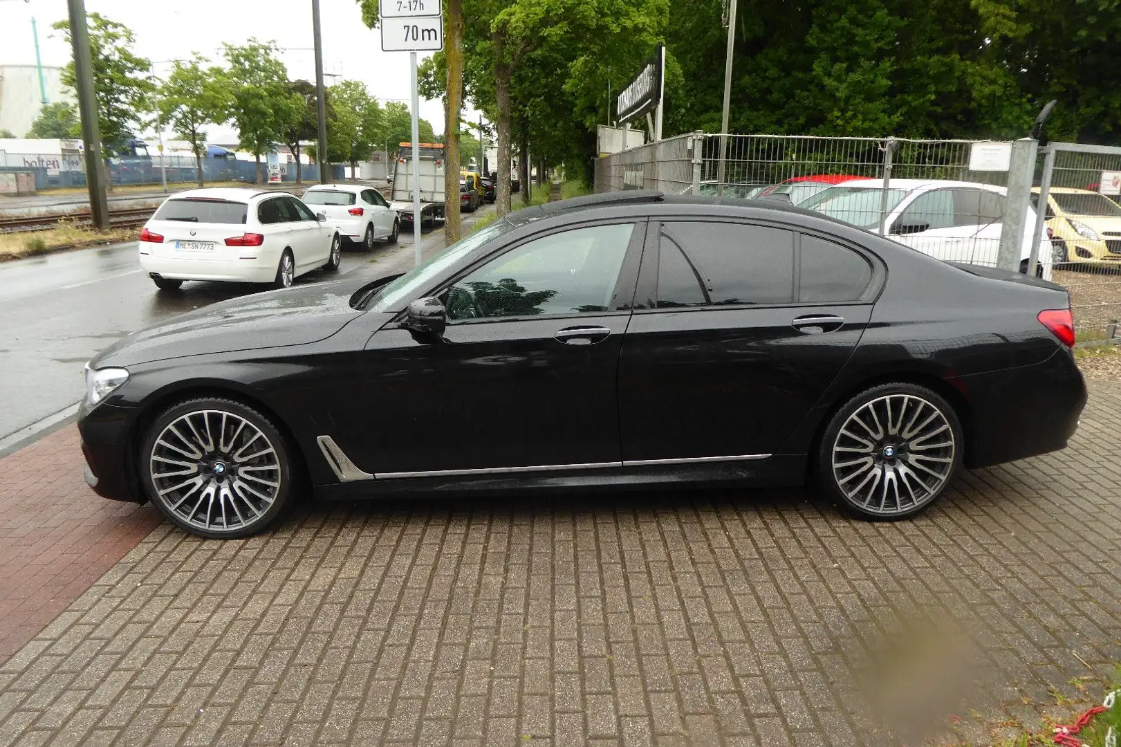 BMW 750 d xDrive/Allradlenkung/360°Kamera/AppleCarpla Zwart - 2