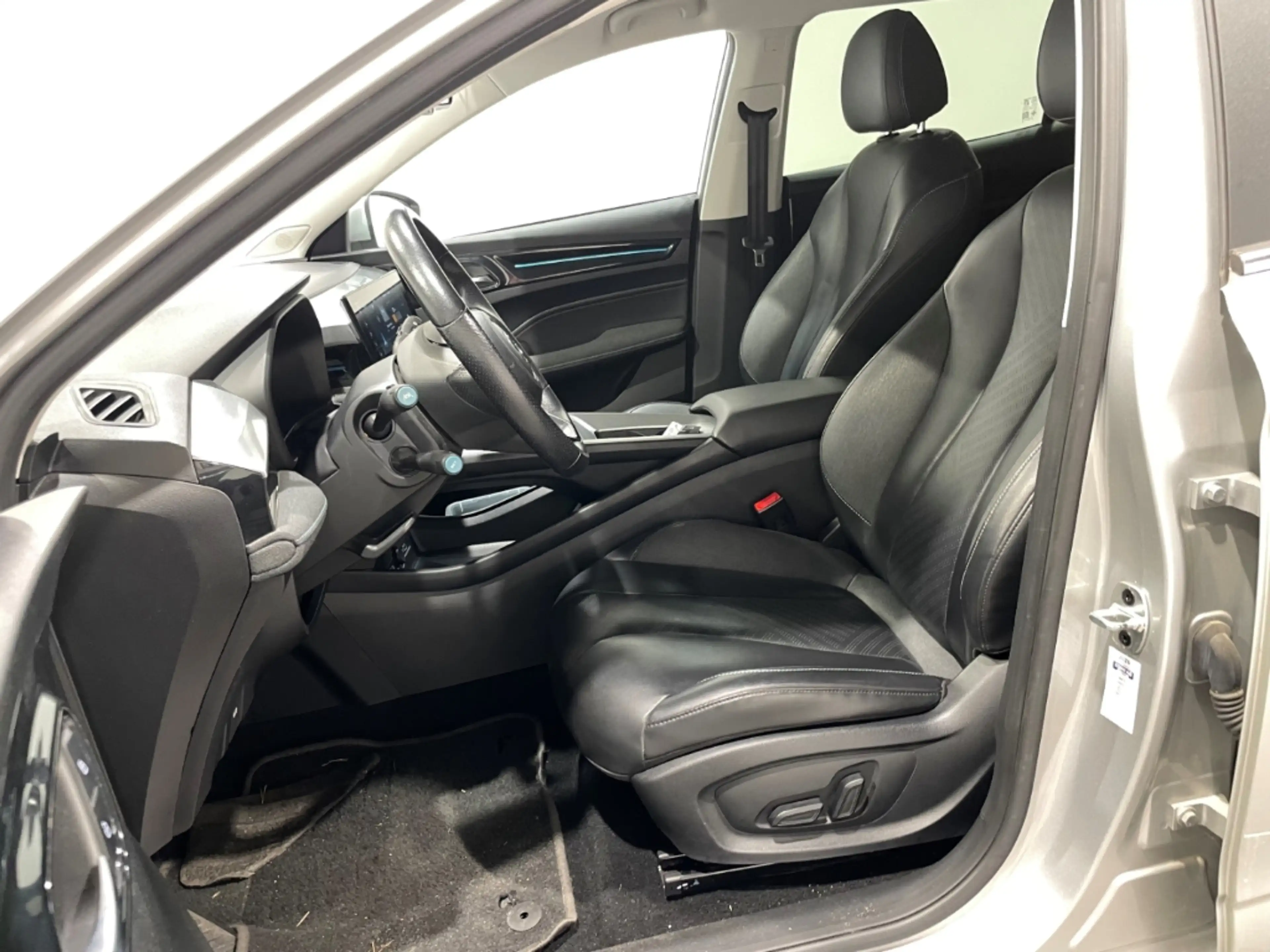 MG MG5 Luxury Leder Navi LED ACC 360°Kamera — photo 6