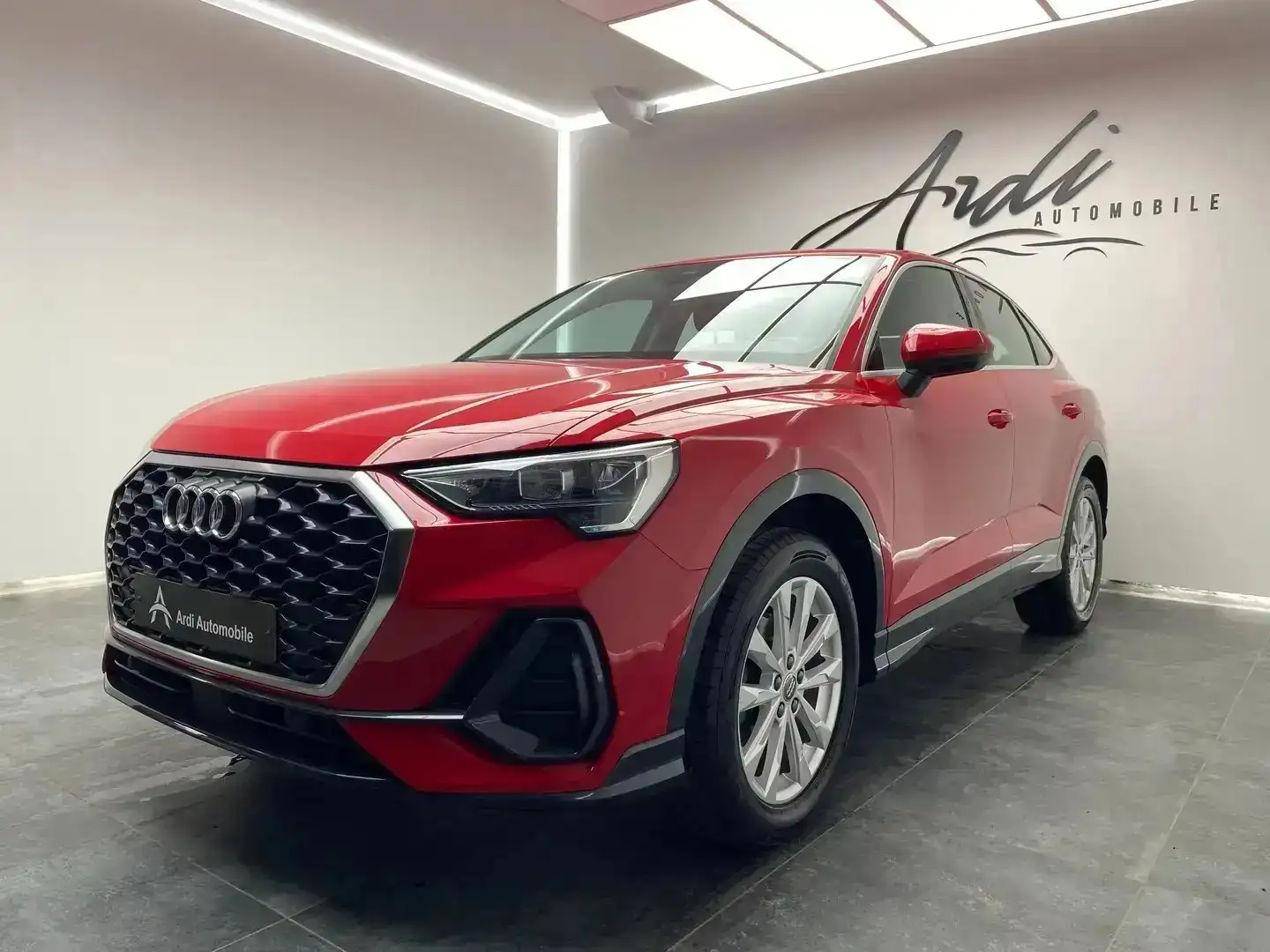Audi Q3 1.5 TFSI *GARANTIE 12 MOIS*1er PROPRIO*XENON*CUIR* Rouge - 1