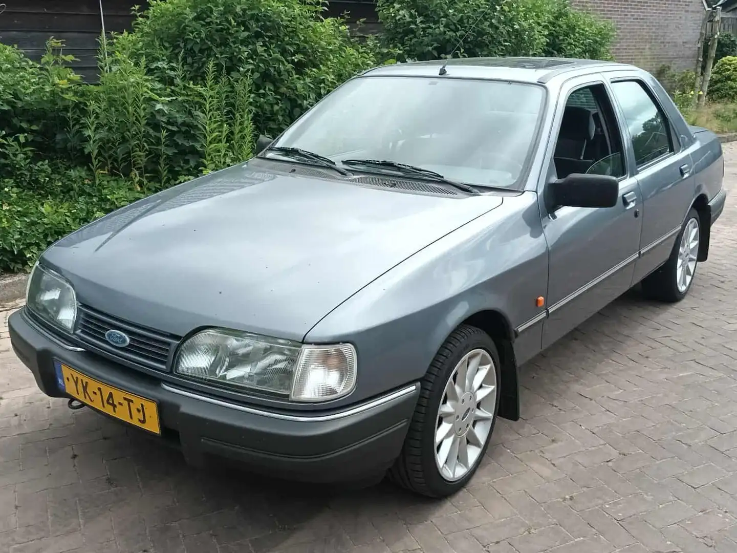 Ford Sierra Sierra 2.0i CL Blauw - 2