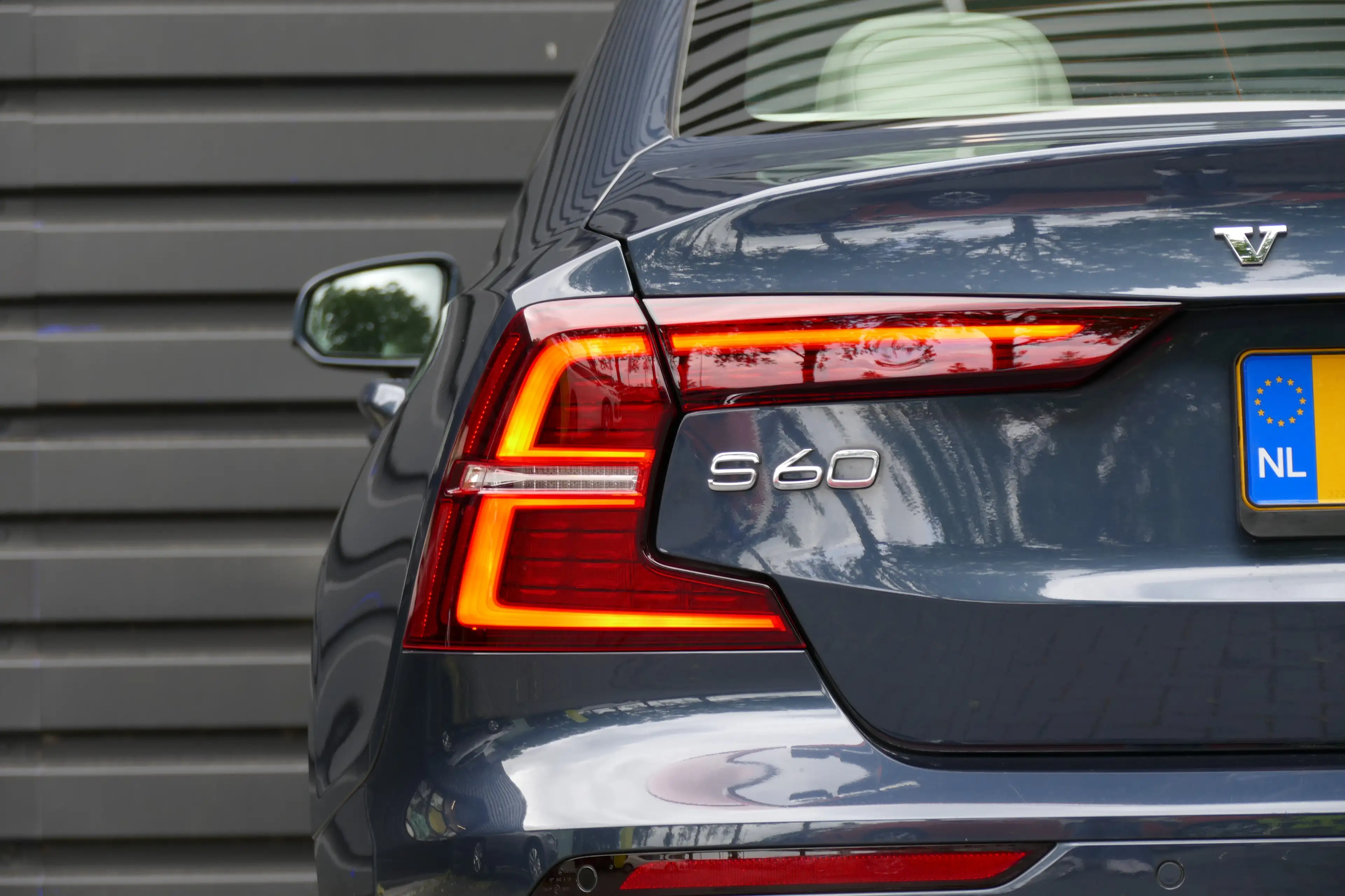 Volvo S60 2.0 RECHARGE T8 AWD INSCRIPTION AUTOMAAT / NAVI / — photo 7
