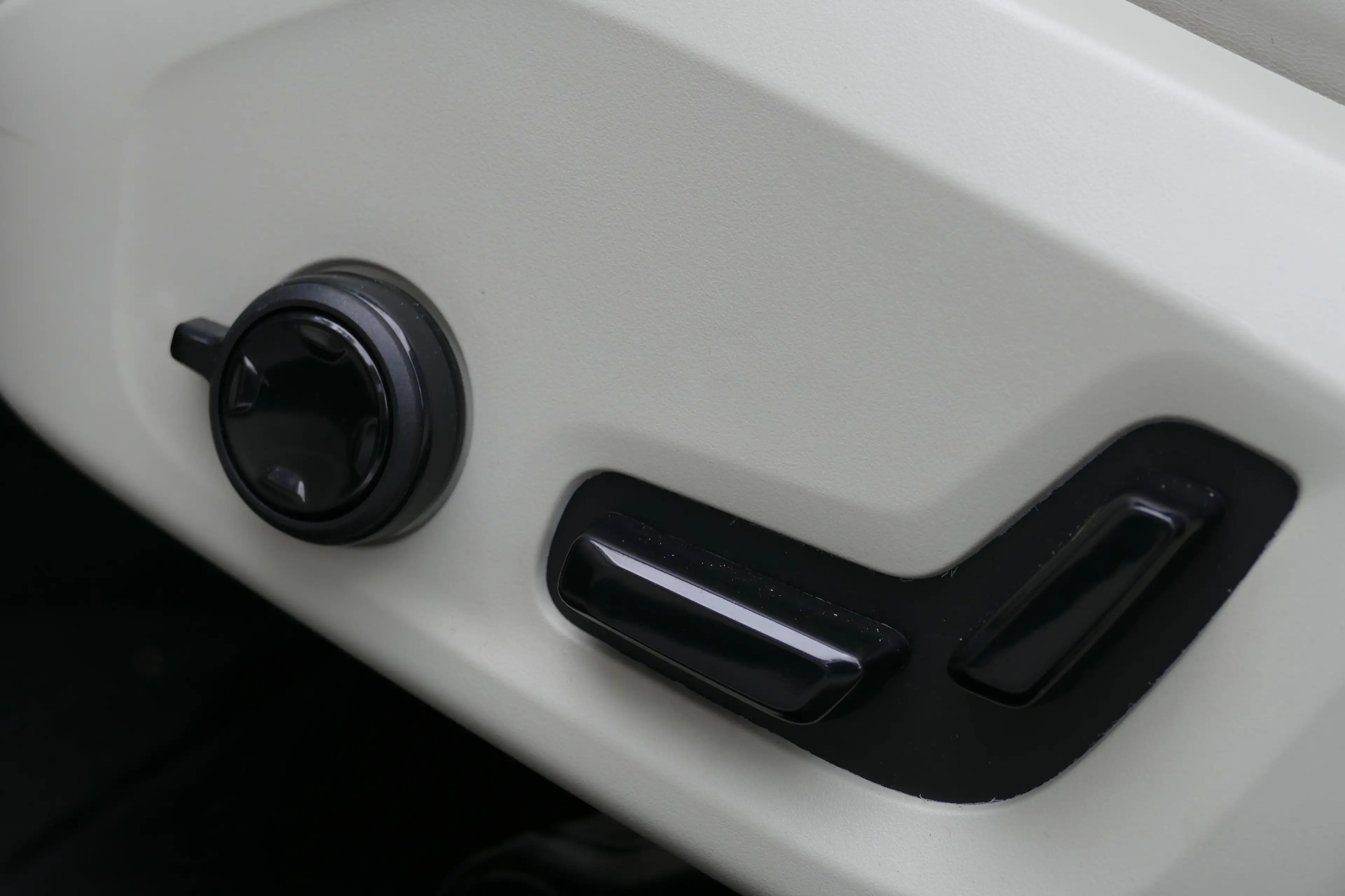 Volvo S60 2.0 RECHARGE T8 AWD INSCRIPTION AUTOMAAT / NAVI / — photo 17