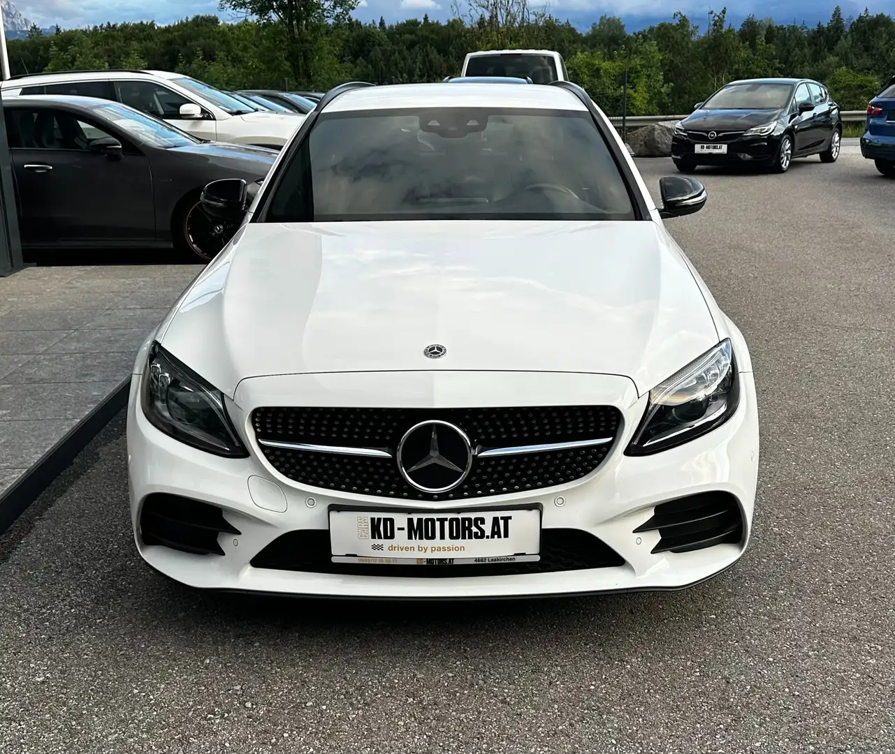 Mercedes-Benz C 300 d T 4Matic Aut.*AMG-Line*Facelift*AHK*ACC*Leder* Weiß - 2