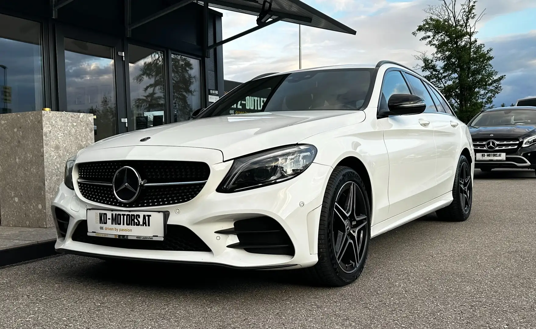 Mercedes-Benz C 300 d T 4Matic Aut.*AMG-Line*Facelift*AHK*ACC*Leder* Weiß - 1