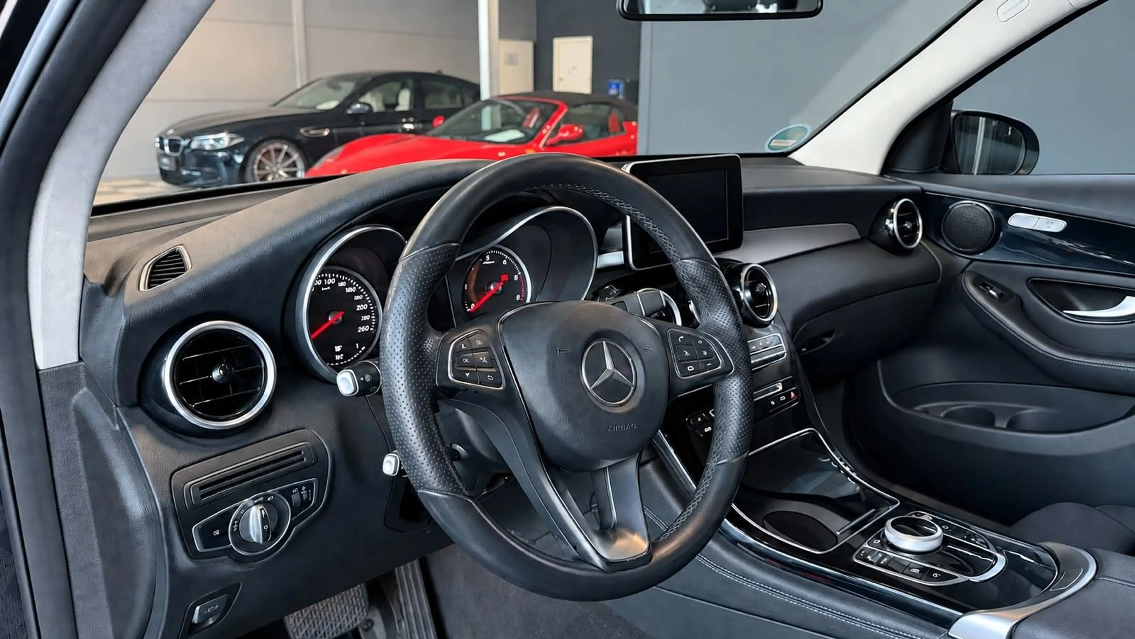 Mercedes-Benz GLC 220 d 4Matic/ — photo 9