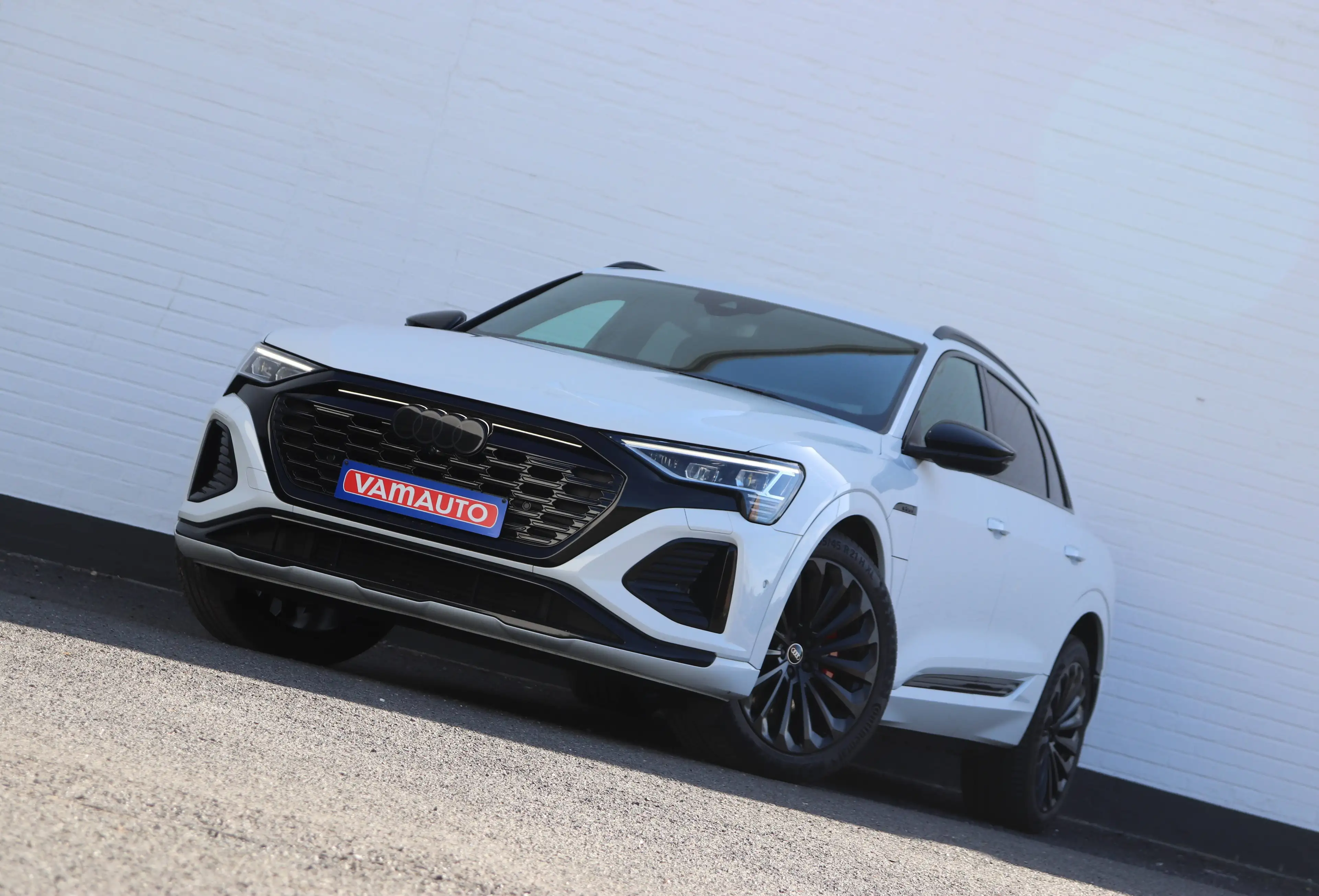 Audi Q8 e-tron 106 kWh 55 Competition - B&O/AdaptiveCC/Towbar/SOH = 95%