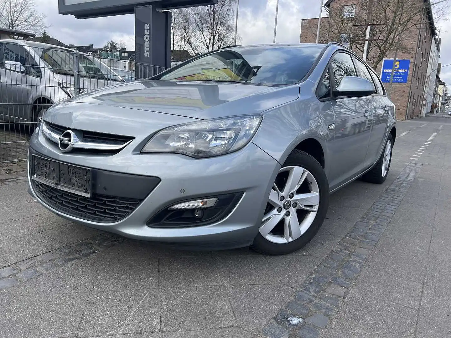 Opel Astra Sports Tourer Diesel 1.6 CDTI DPF ecoFLEX TourerSt Argent - 1