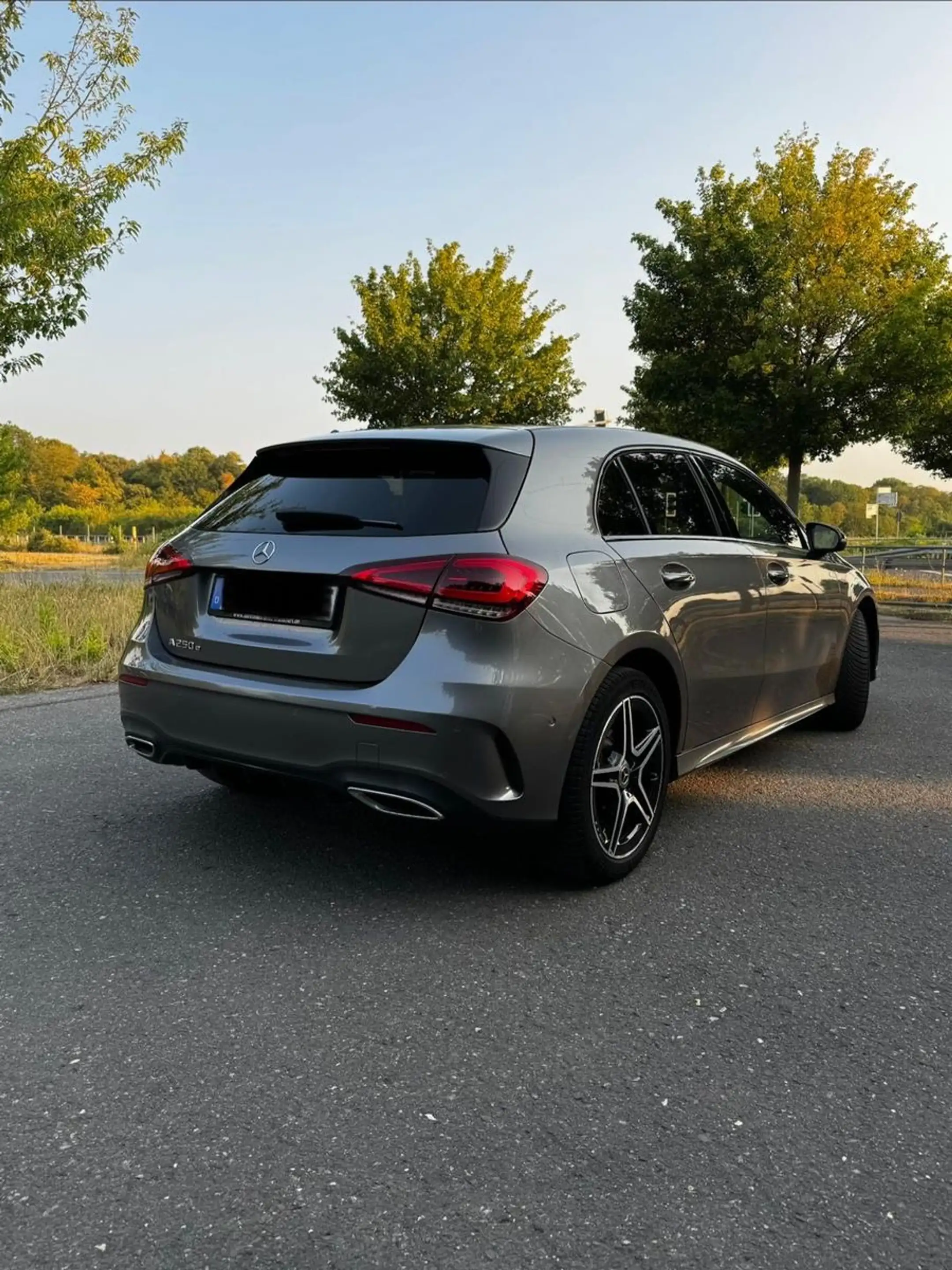 Mercedes-Benz A 250 A 250 e AMG Line — photo 3