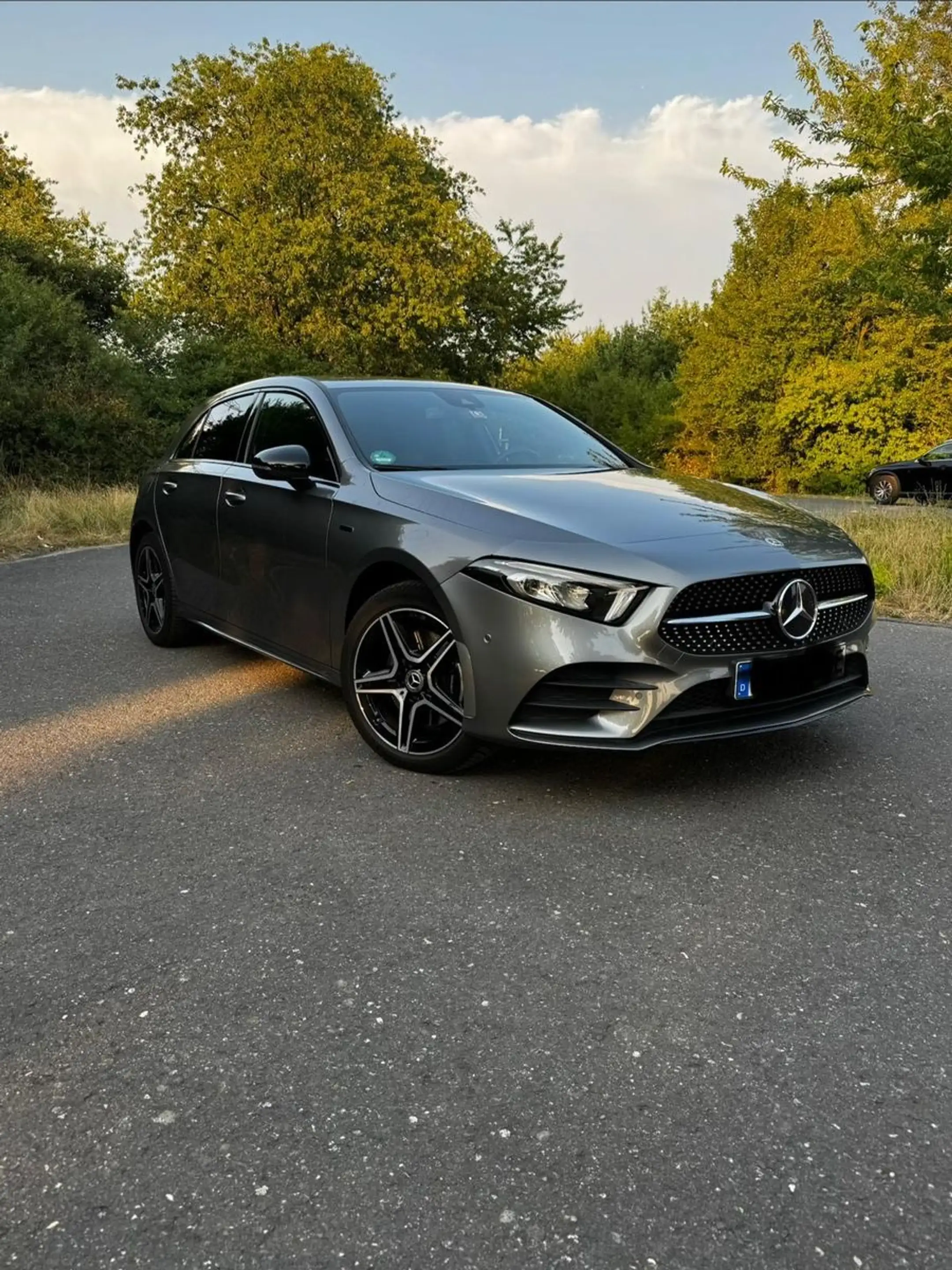 Mercedes-Benz A 250 A 250 e AMG Line