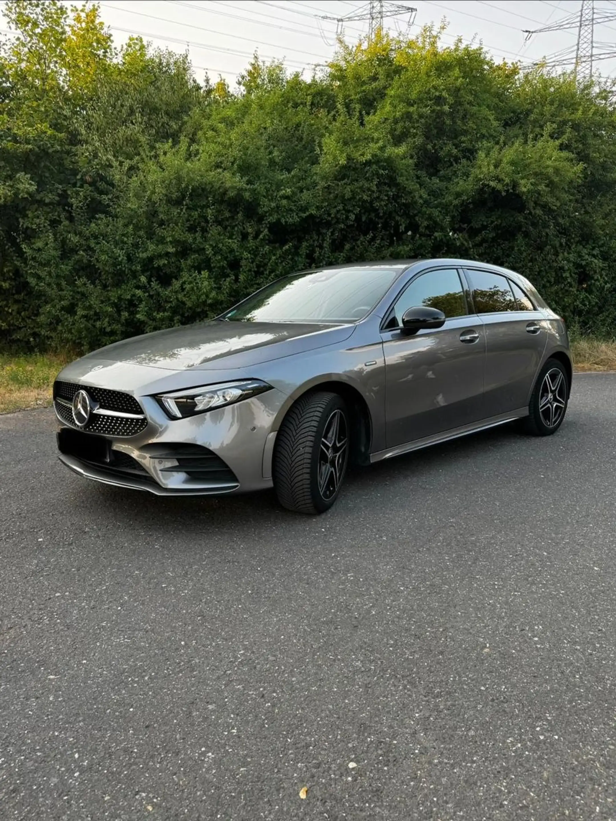 Mercedes-Benz A 250 A 250 e AMG Line — photo 2