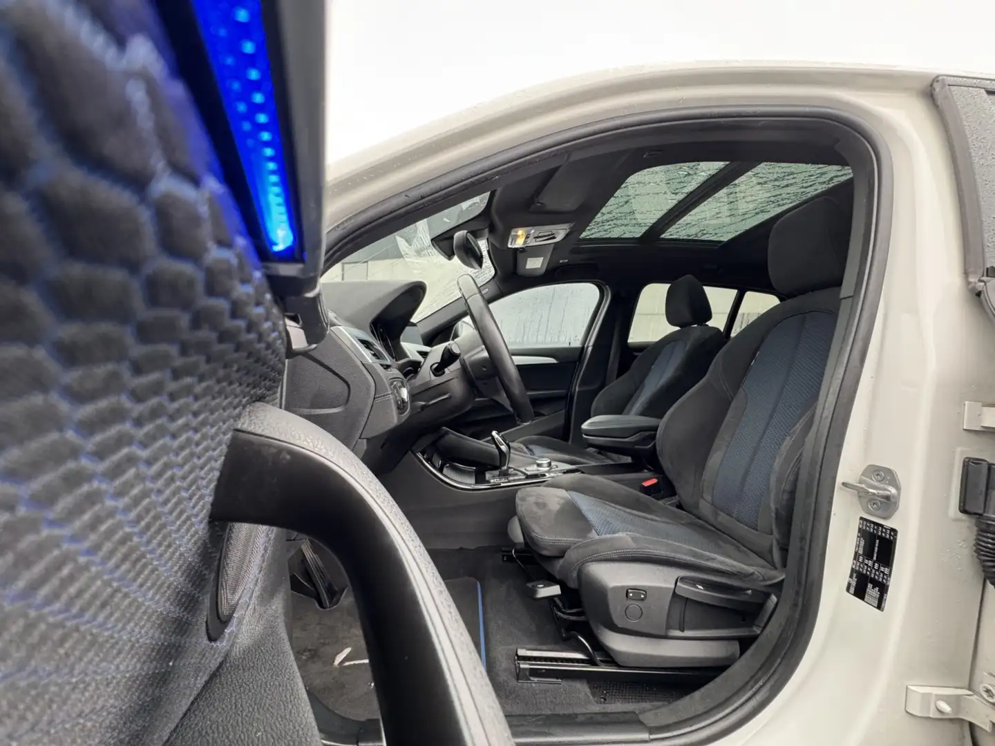 BMW X2 1.5iA sDrive18 OPF Wit - 1