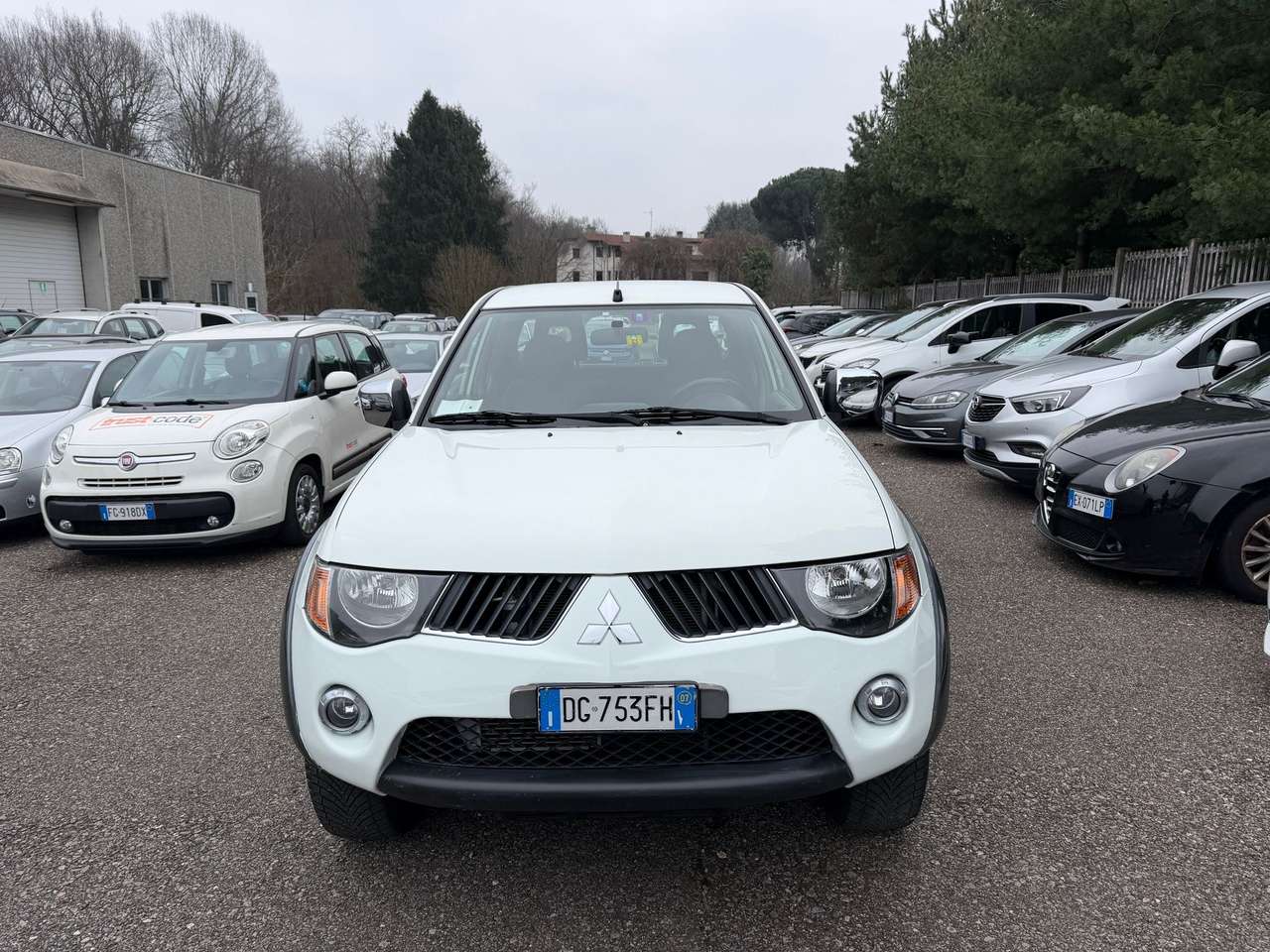 Mitsubishi L200 c.cab 2.5 di-d Intense