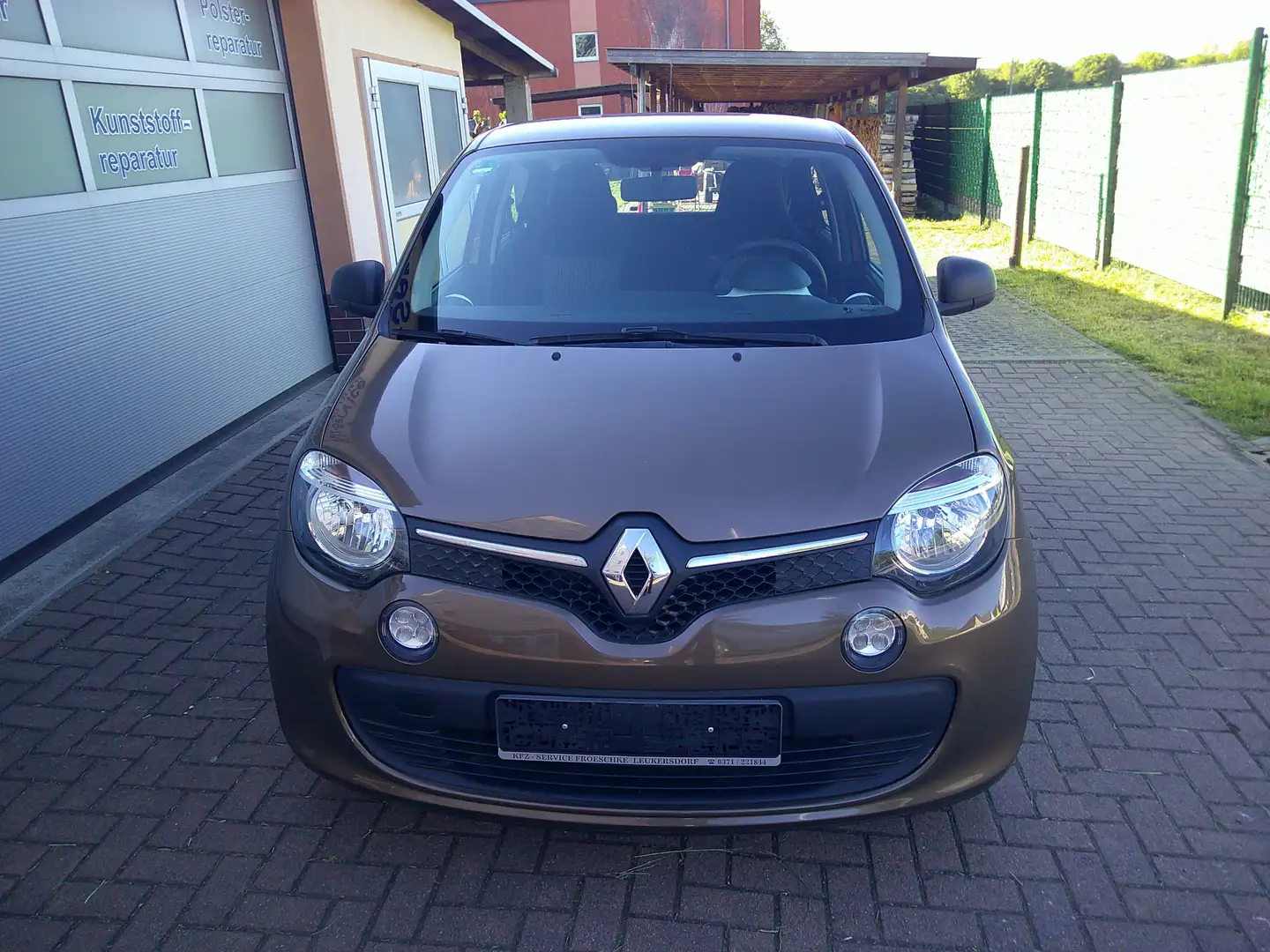 Renault Twingo Life   TÜV Neu Braun - 2