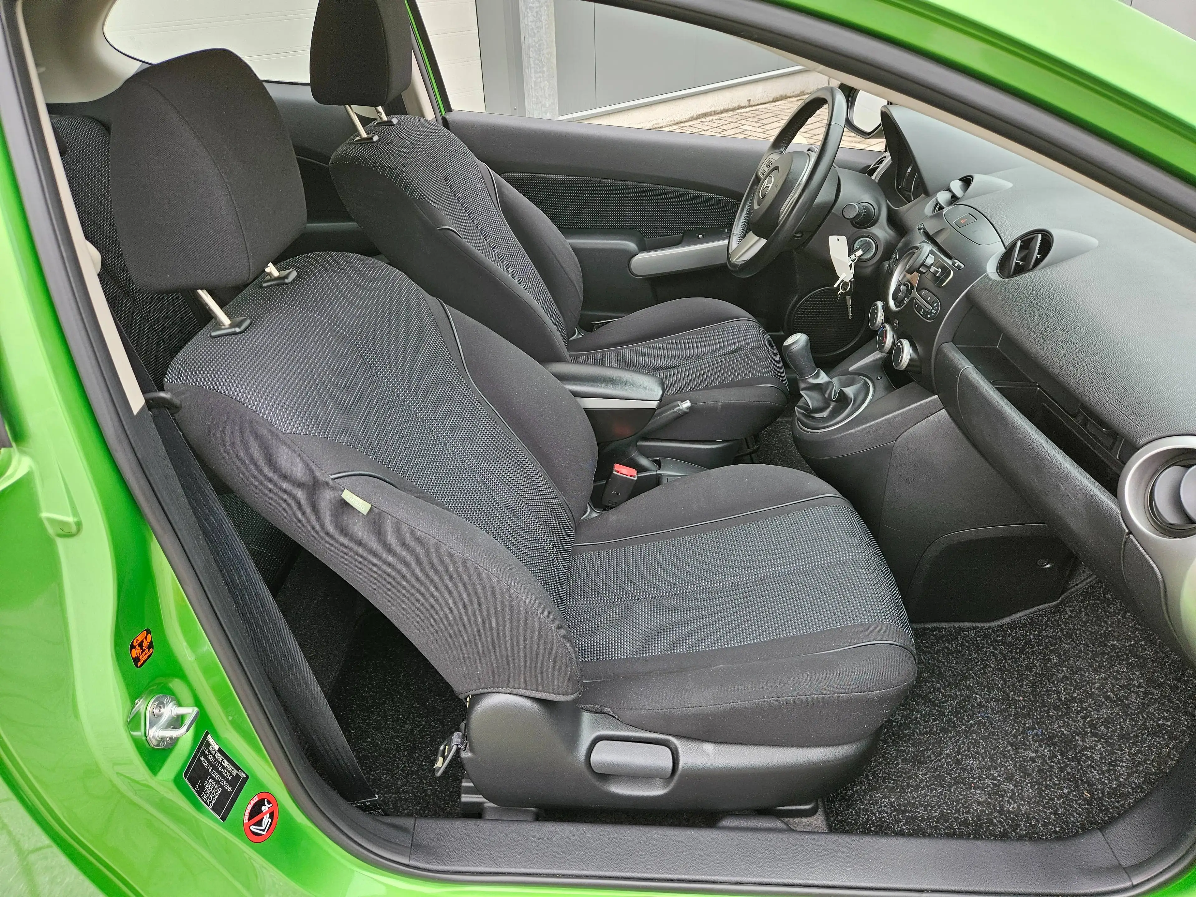 Mazda 2 2 1.3i Sport — photo 13