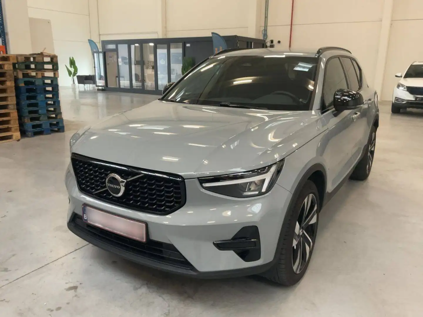 Volvo XC40 XC40 2.0 B3 Mild-Hybrid Plus Dark 2WD Grau - 1