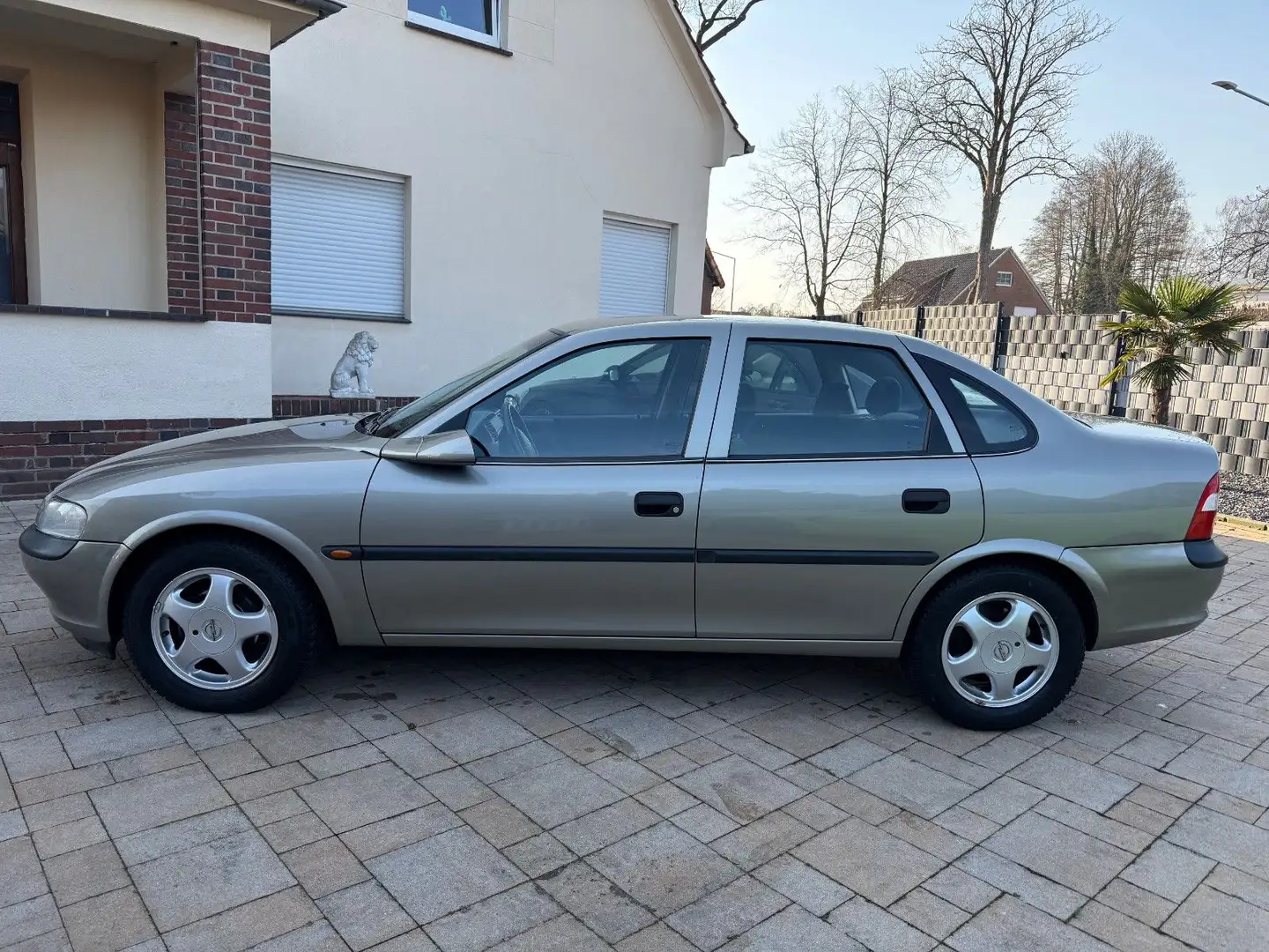 Opel Vectra 1.6 Limosine+1.Hand+Klima+53000KM+top Gris - 2
