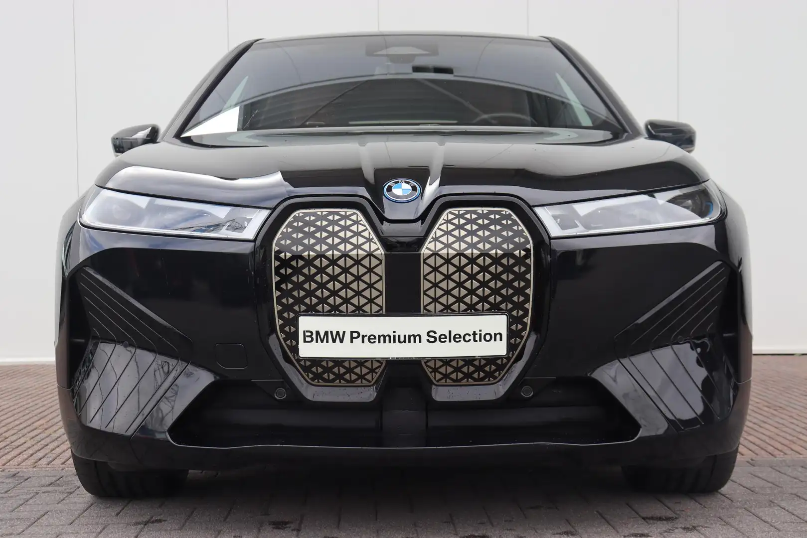 BMW iX xDrive50 Executive 112 kWh Sportpakket/ 22" LMV/ S Zwart - 2
