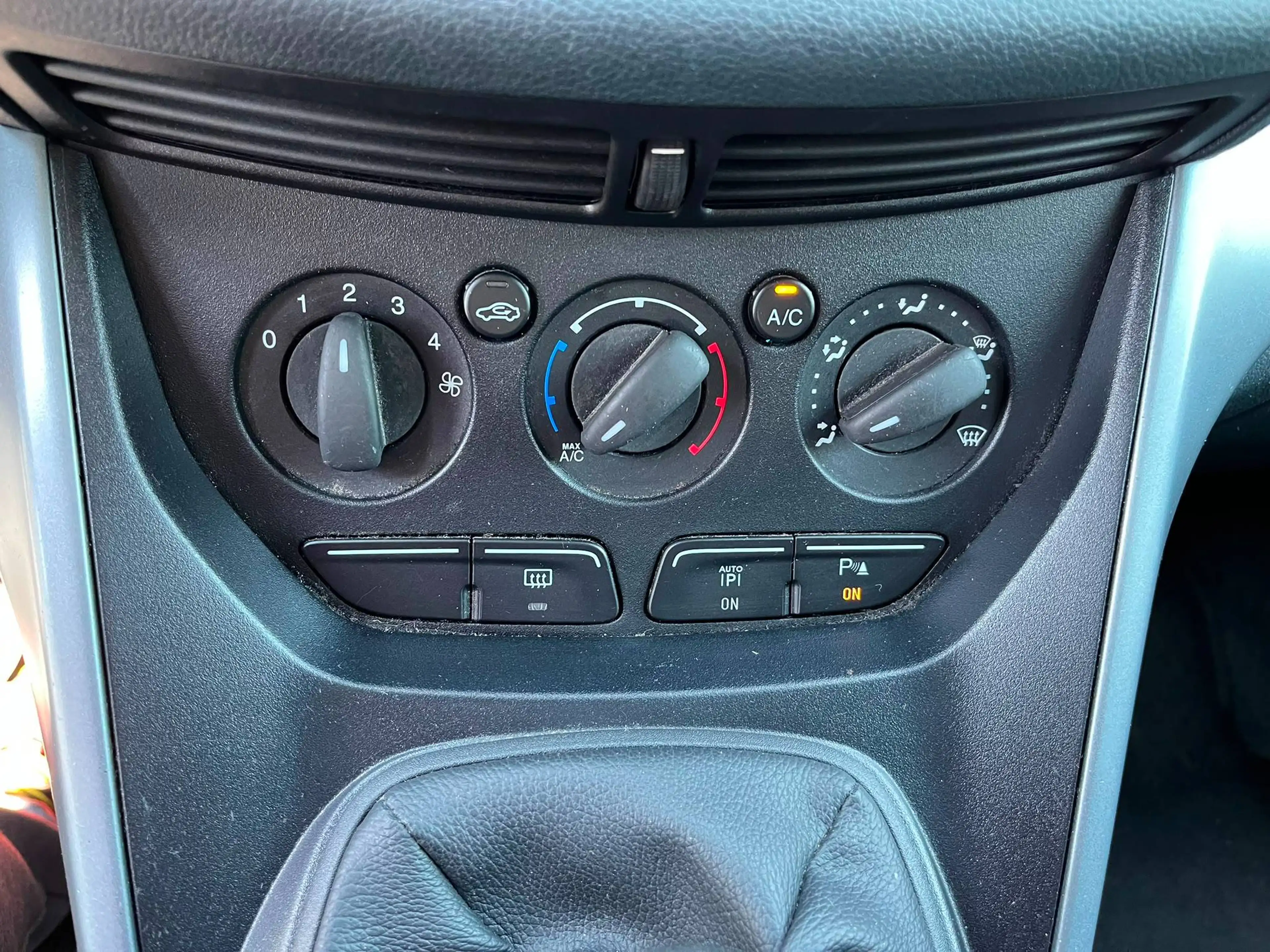 Ford Grand C-Max Grand C-Max 1.6 Ti-VCT Titanium — photo 9