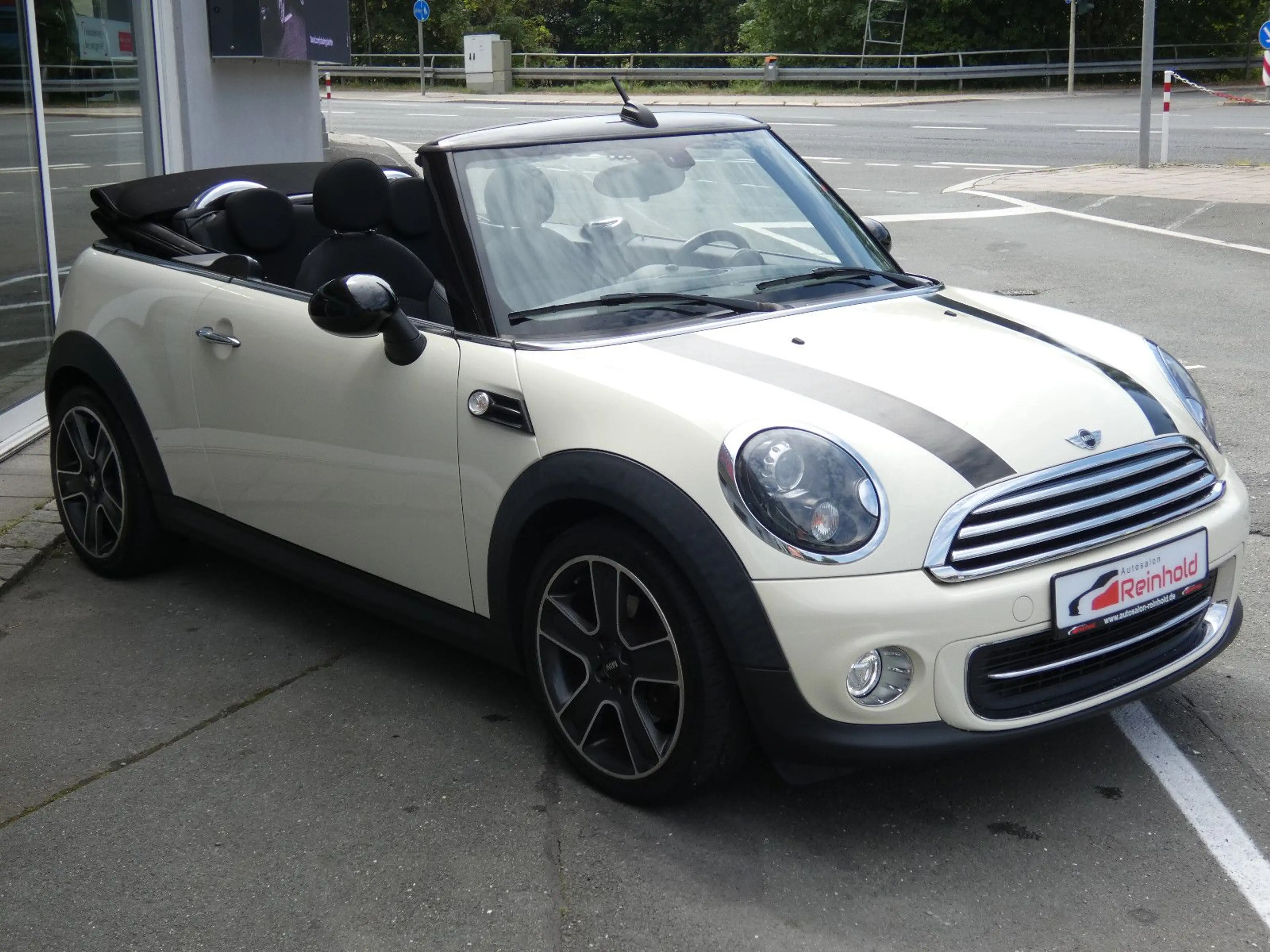 MINI Cooper Cabrio XENON NAVI BT SHZ PDC AMBIENTE 17" — photo 4
