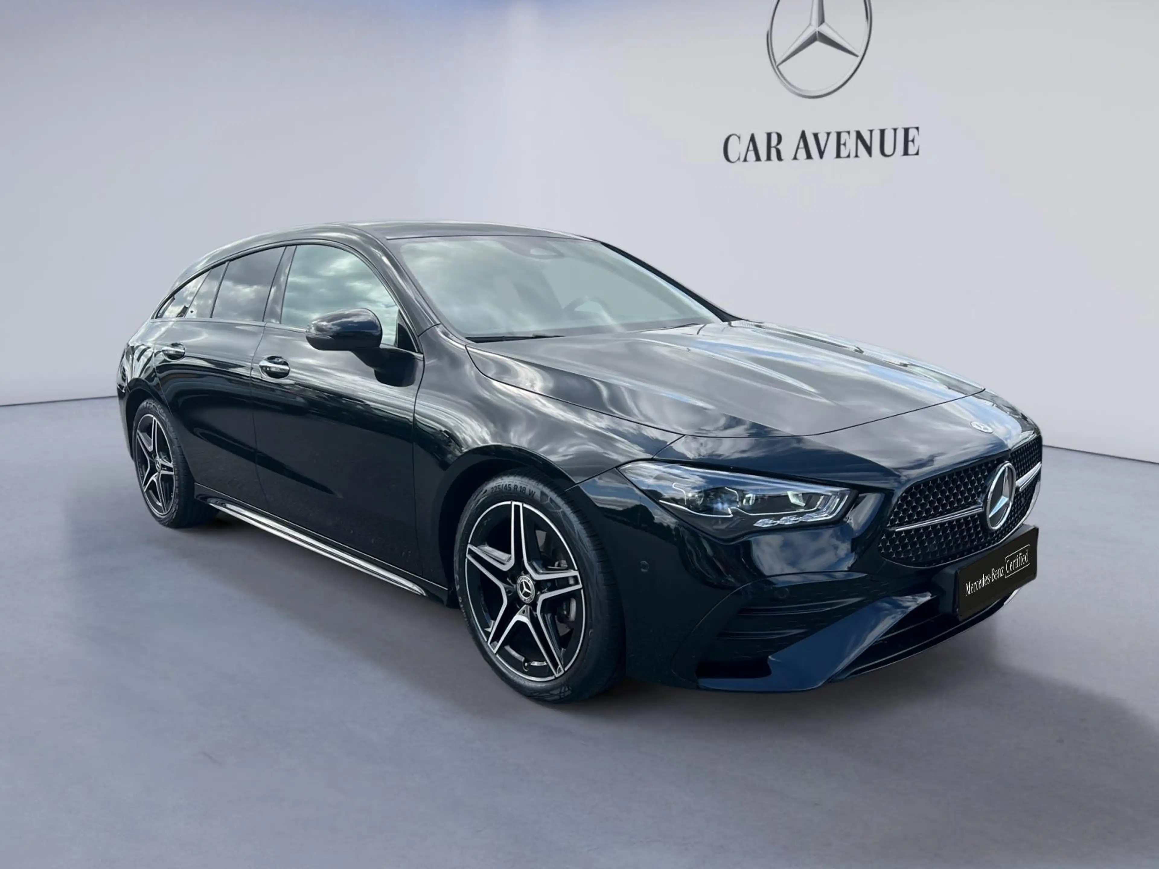 Mercedes-Benz CLA 180 Shooting Brake AMG Line — photo 8