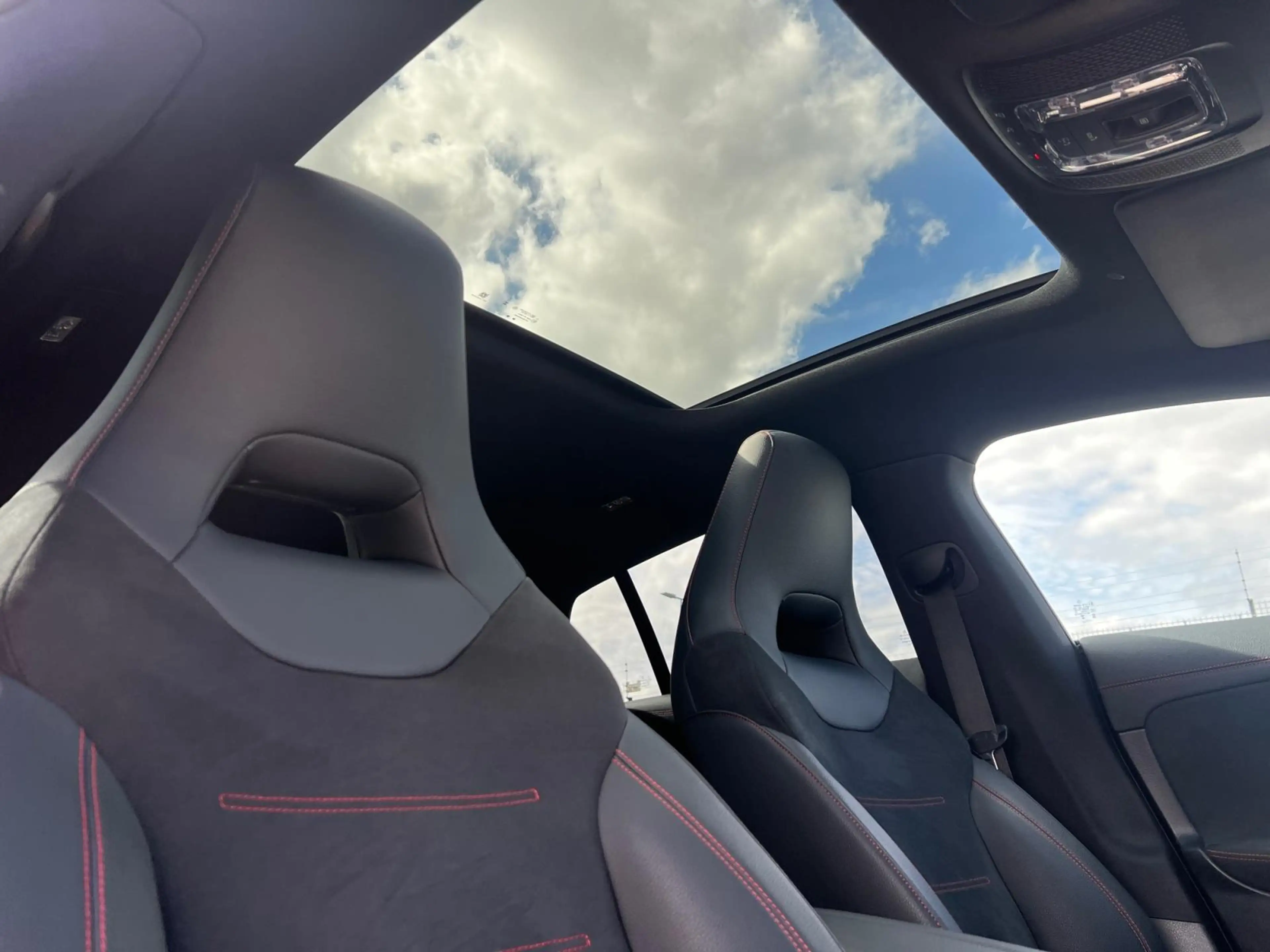 Mercedes-Benz CLA 180 Shooting Brake AMG Line — photo 11