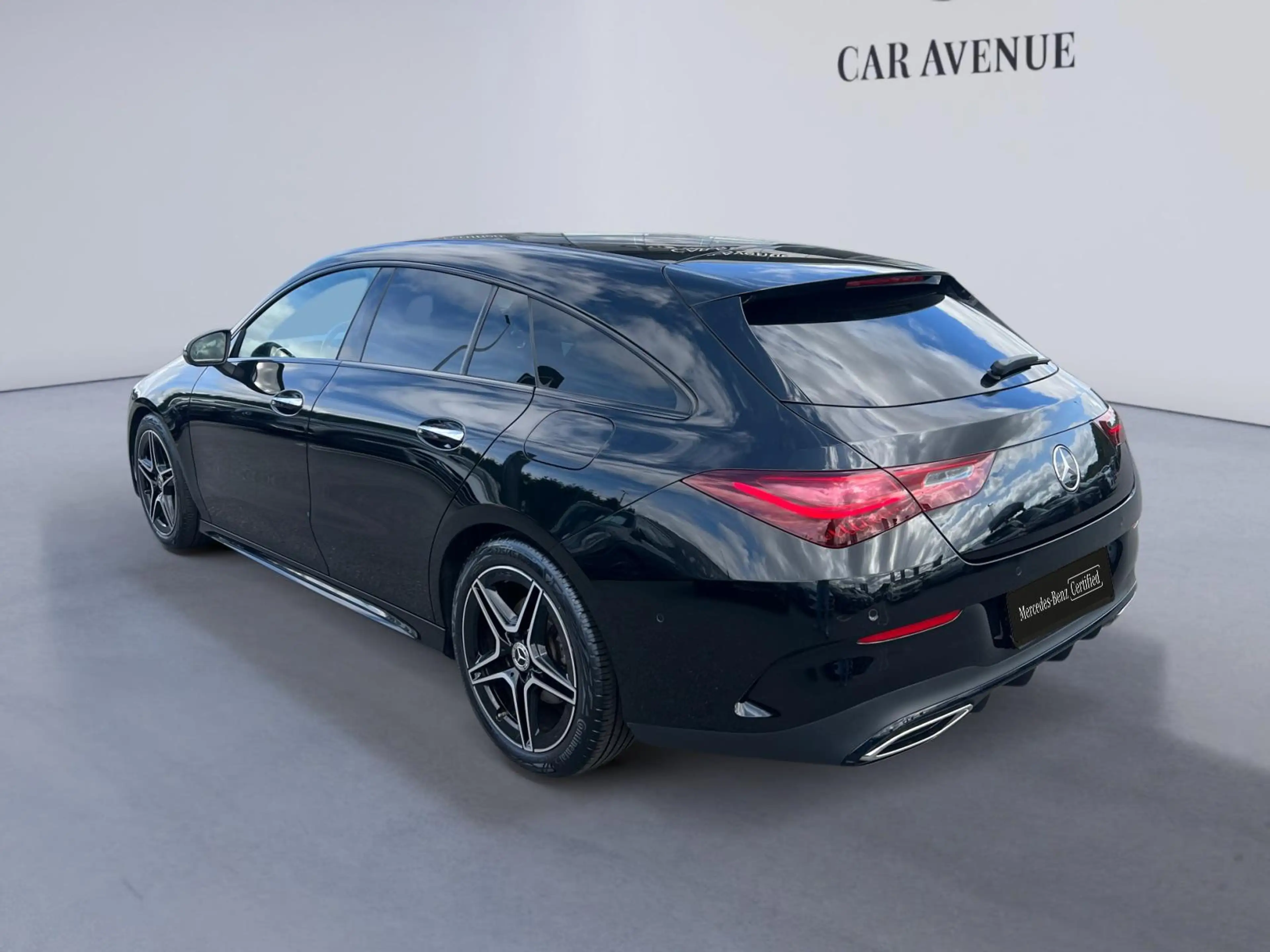 Mercedes-Benz CLA 180 Shooting Brake AMG Line — photo 4