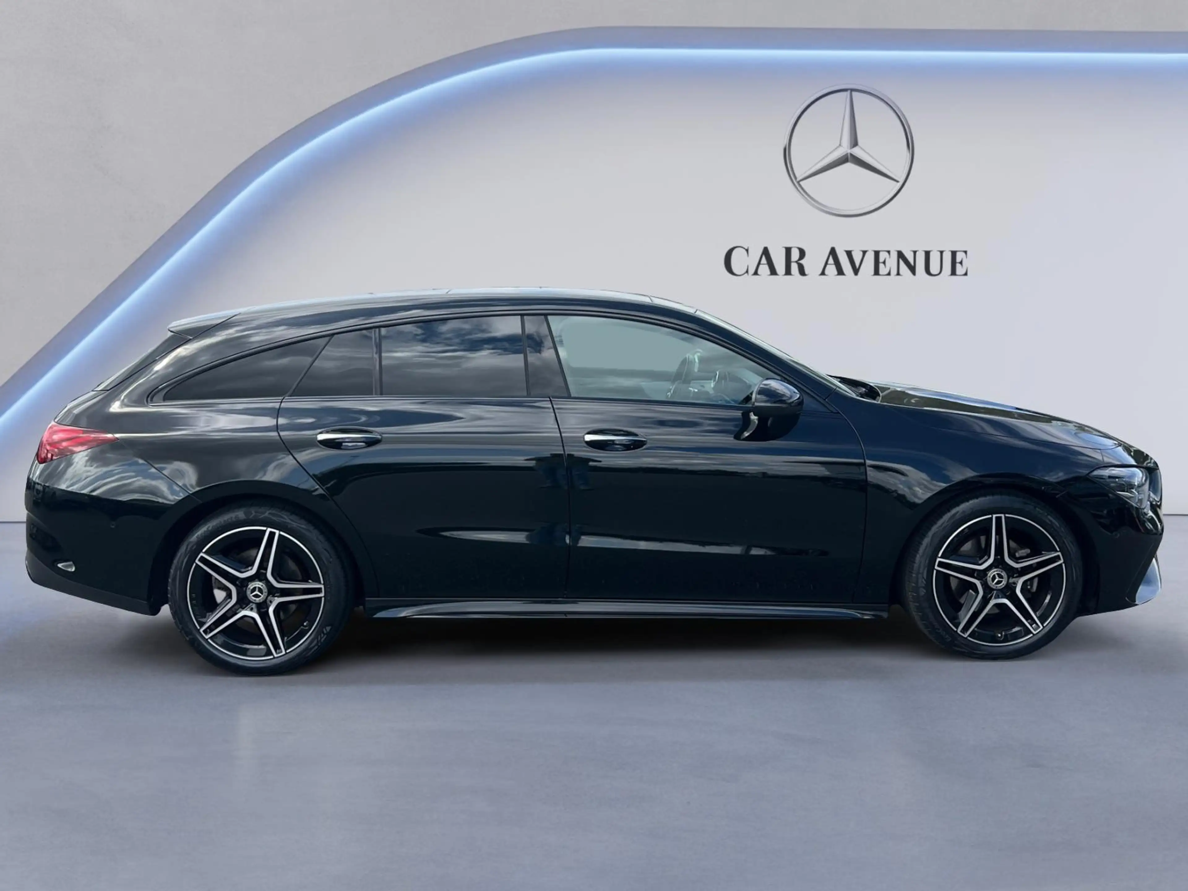 Mercedes-Benz CLA 180 Shooting Brake AMG Line — photo 7
