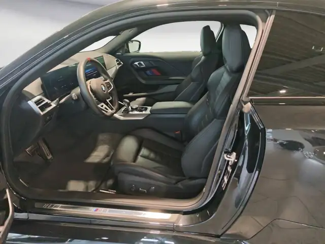 BMW M2 view 8