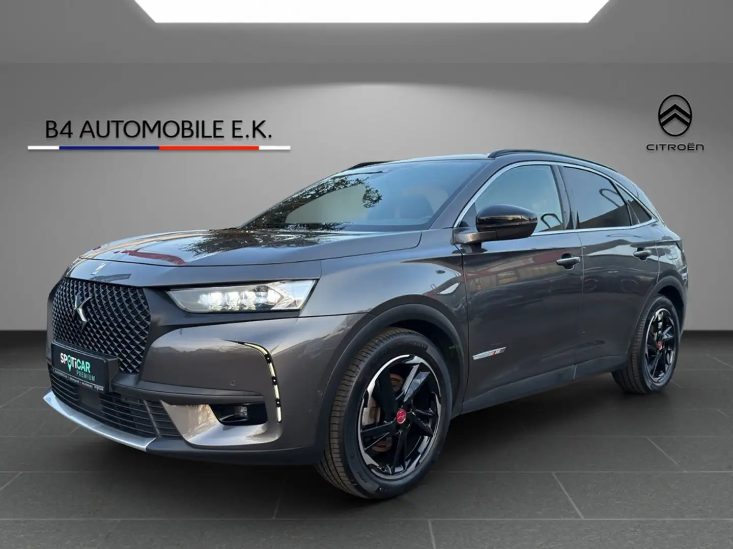 DS Automobiles DS 7 Crossback 1.6 E-Tense 300 4x4 Performance Line Grau - 1