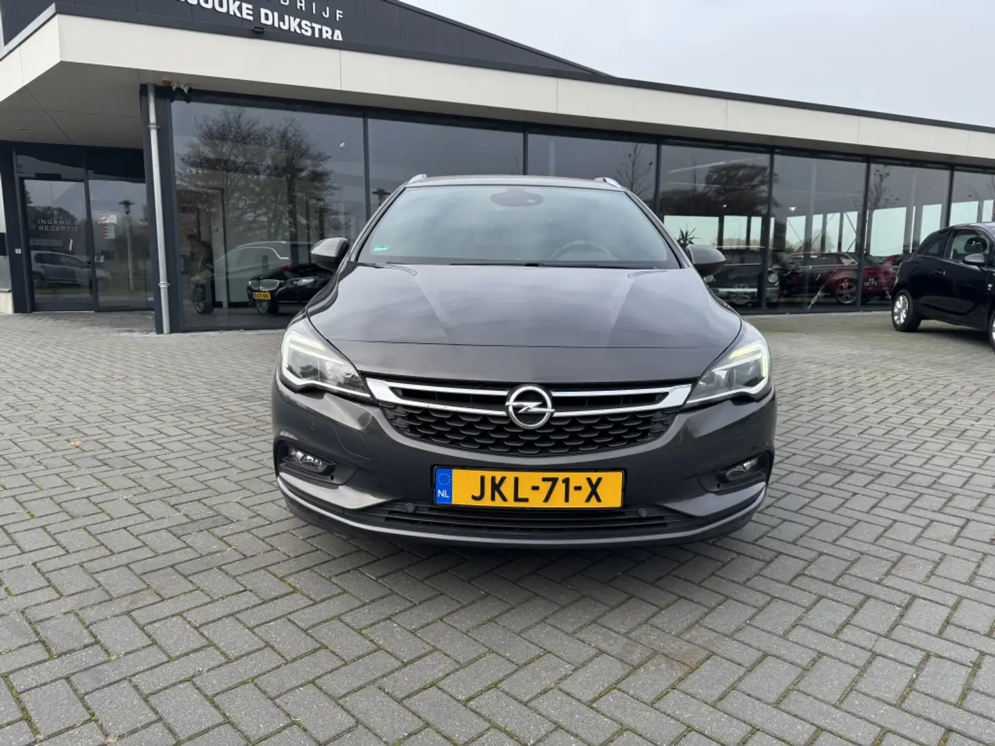 Opel Astra Sports Tourer 1.4 Innovation Grau - 2