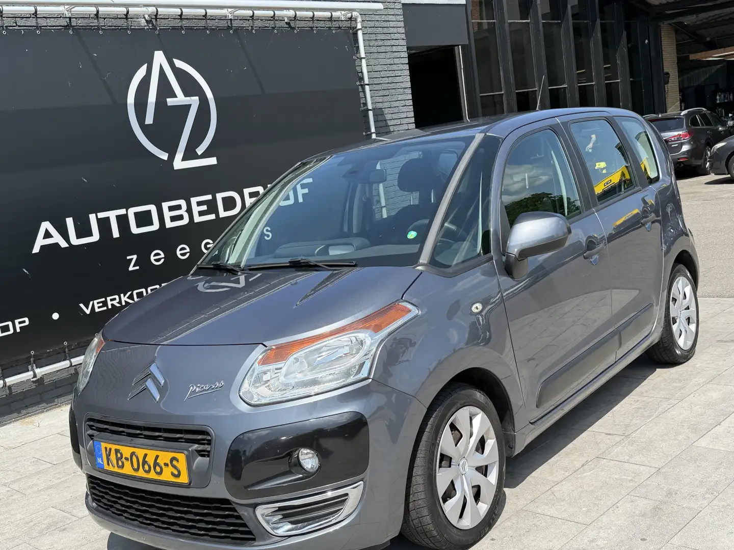 Citroen C3 Picasso 1.6 e-HDi Tendance Grijs - 2