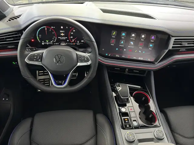 Volkswagen Touareg view 7