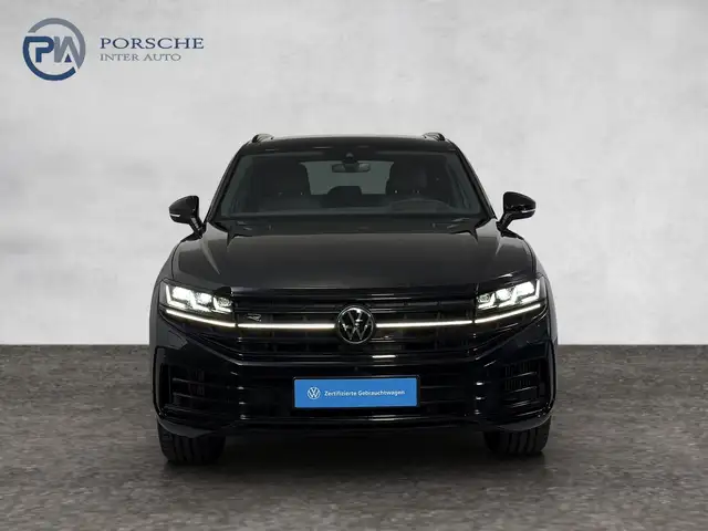 Volkswagen Touareg view 2