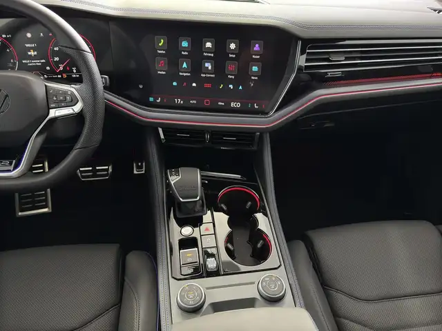 Volkswagen Touareg view 10
