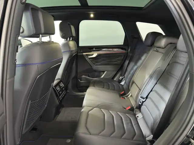 Volkswagen Touareg view 15