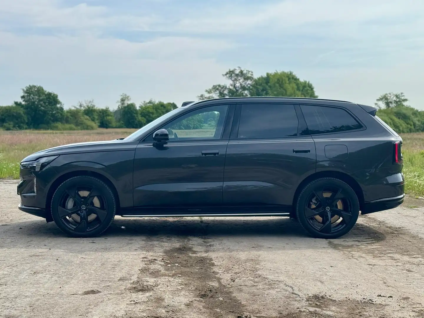 Volvo EX90 Twin Motor Performance Ultra | Demo Deal | Black P Gri - 2