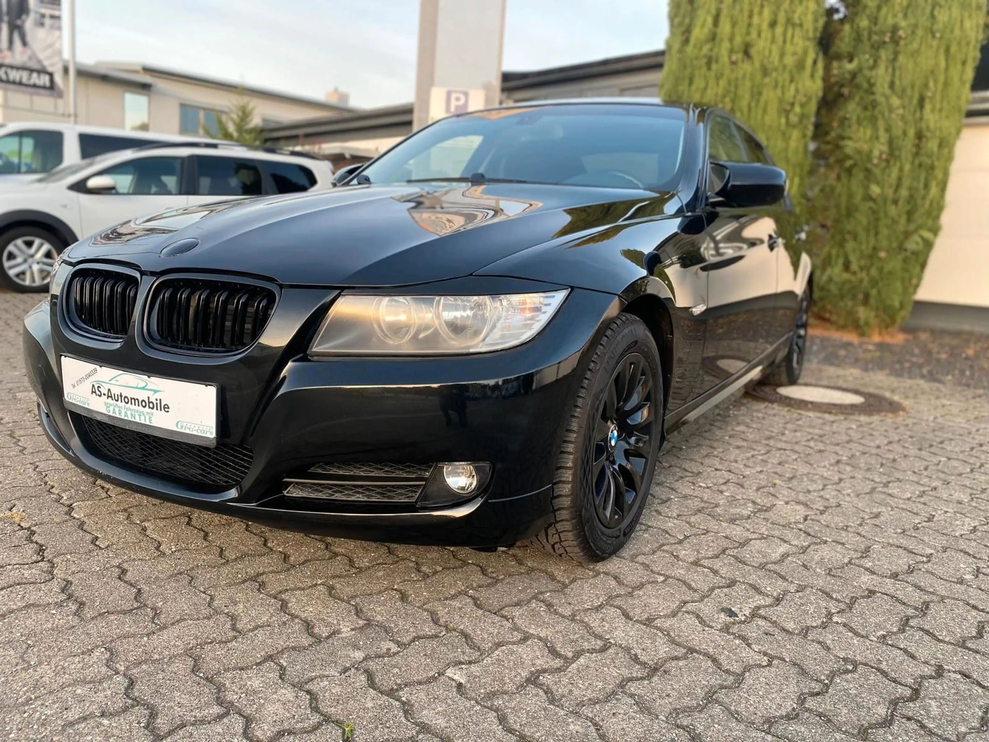 BMW 318 /M Paket/Auto/Navi/Insp&Tüv Neu — photo 2