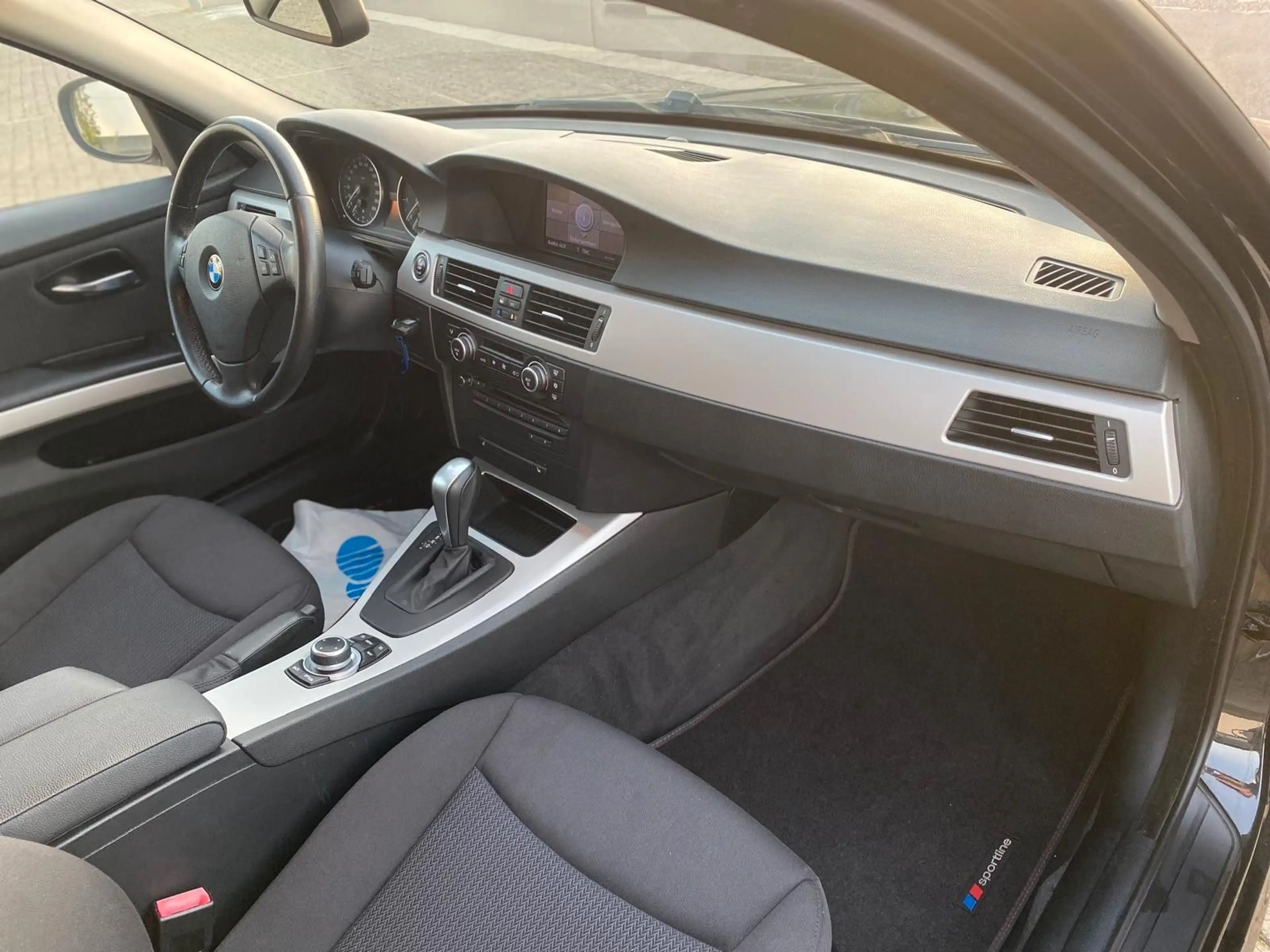 BMW 318 /M Paket/Auto/Navi/Insp&Tüv Neu — photo 12