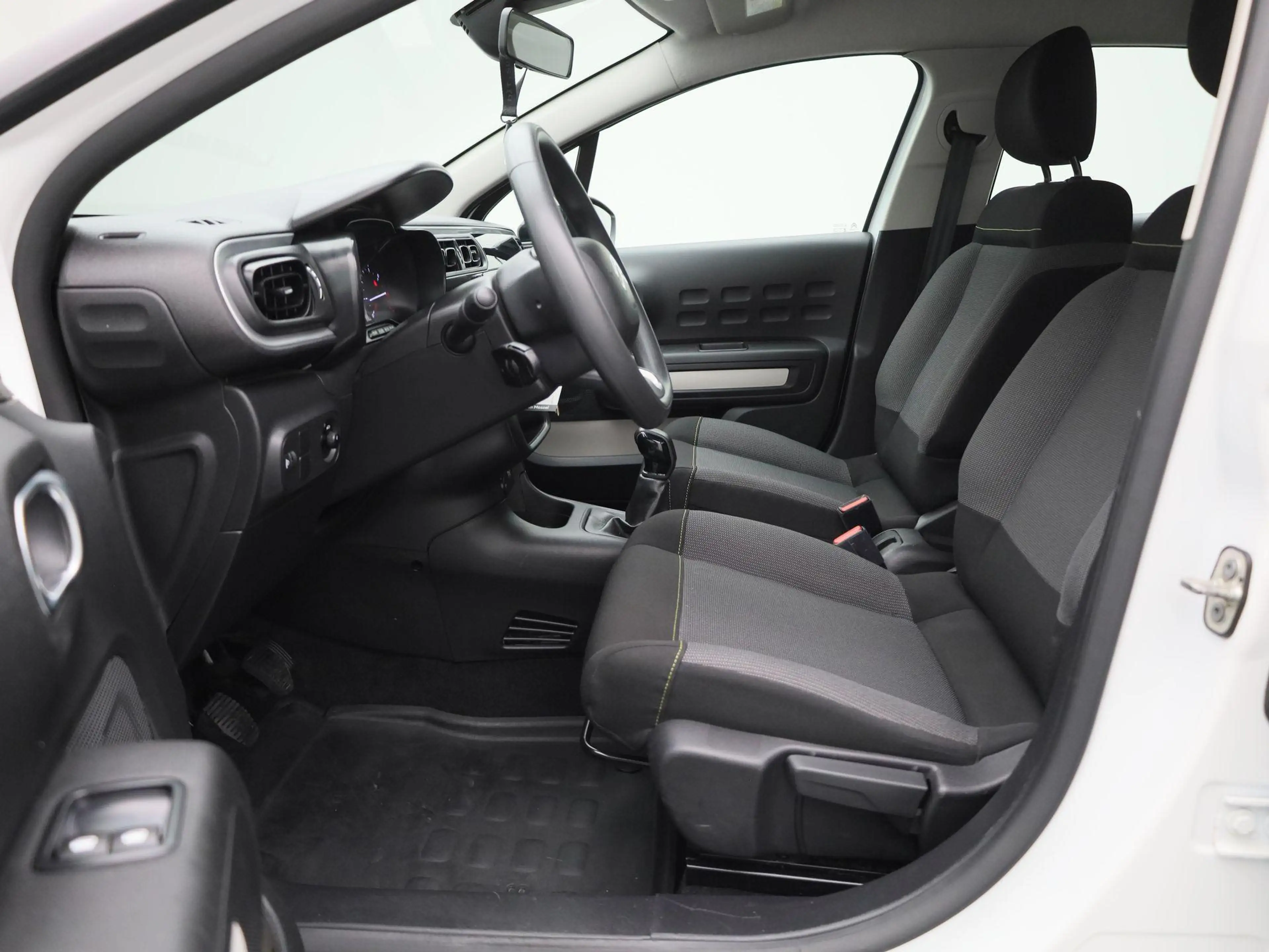Citroen C3 1.2 PureTech 83 S&S MAN Feel — photo 11