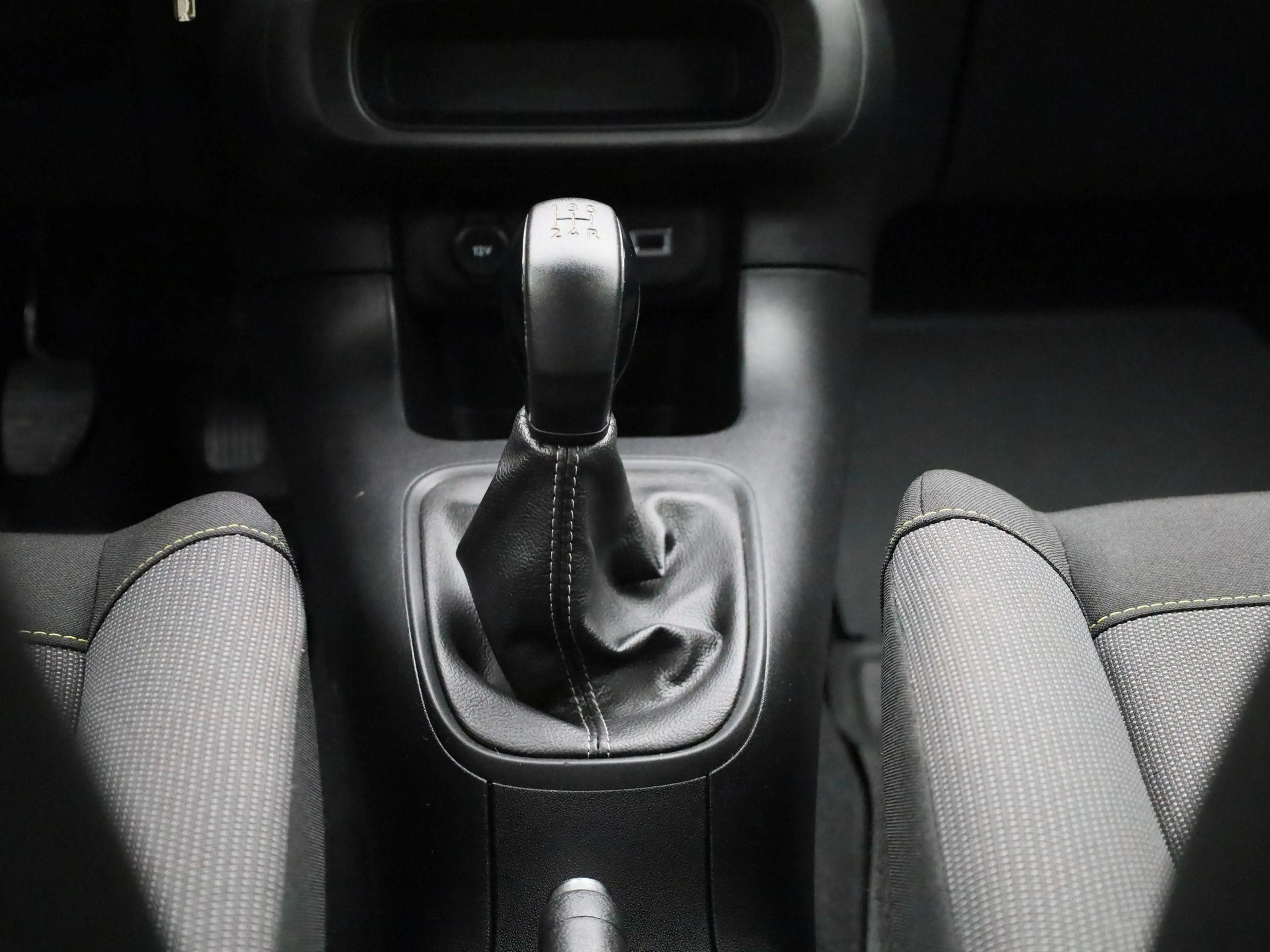Citroen C3 1.2 PureTech 83 S&S MAN Feel — photo 10