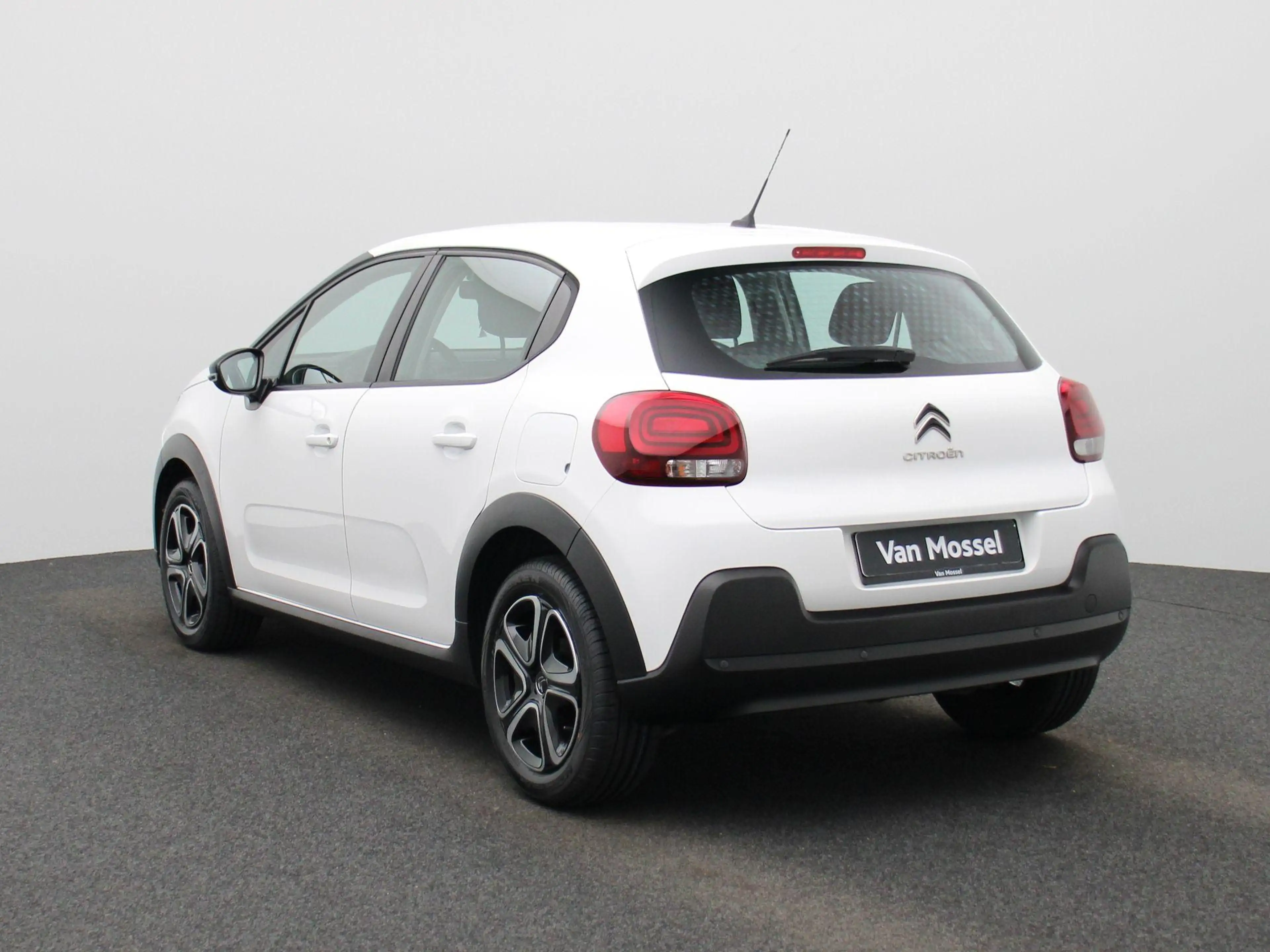 Citroen C3 1.2 PureTech 83 S&S MAN Feel — photo 2