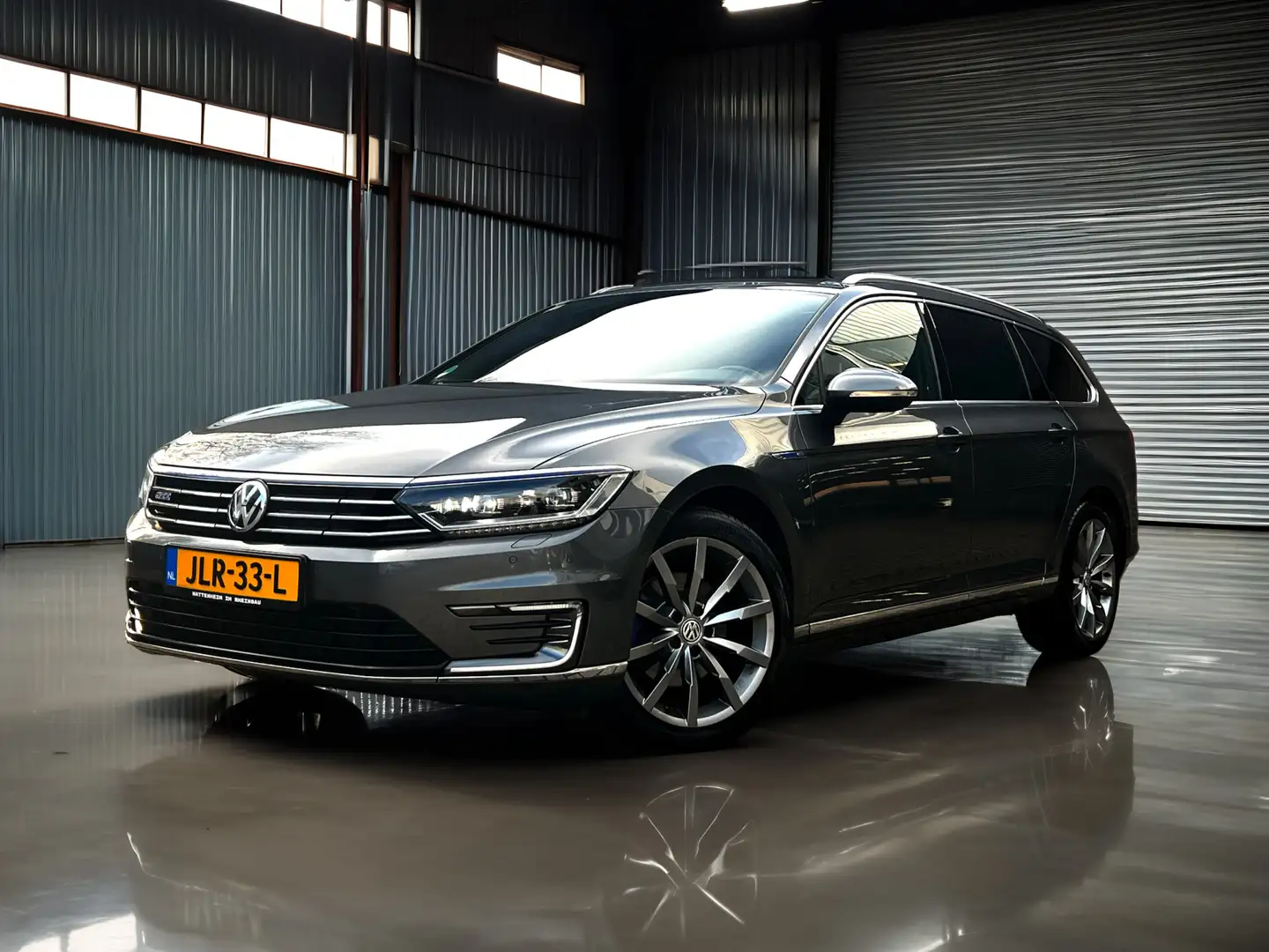 Volkswagen Passat Variant 1.4 TSI GTE Panorama_Camera_Parkeer assist_alkanta Gris - 1