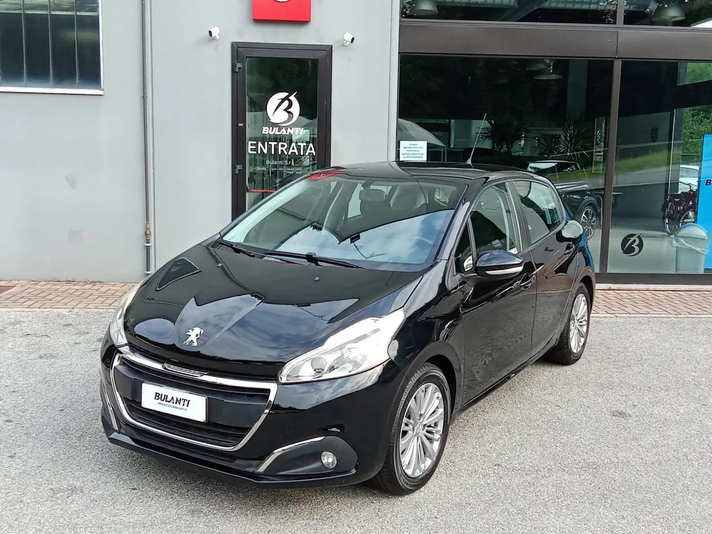 Peugeot 208 208 I 2015 5p 1.2 puretech Active 82cv Noir - 1