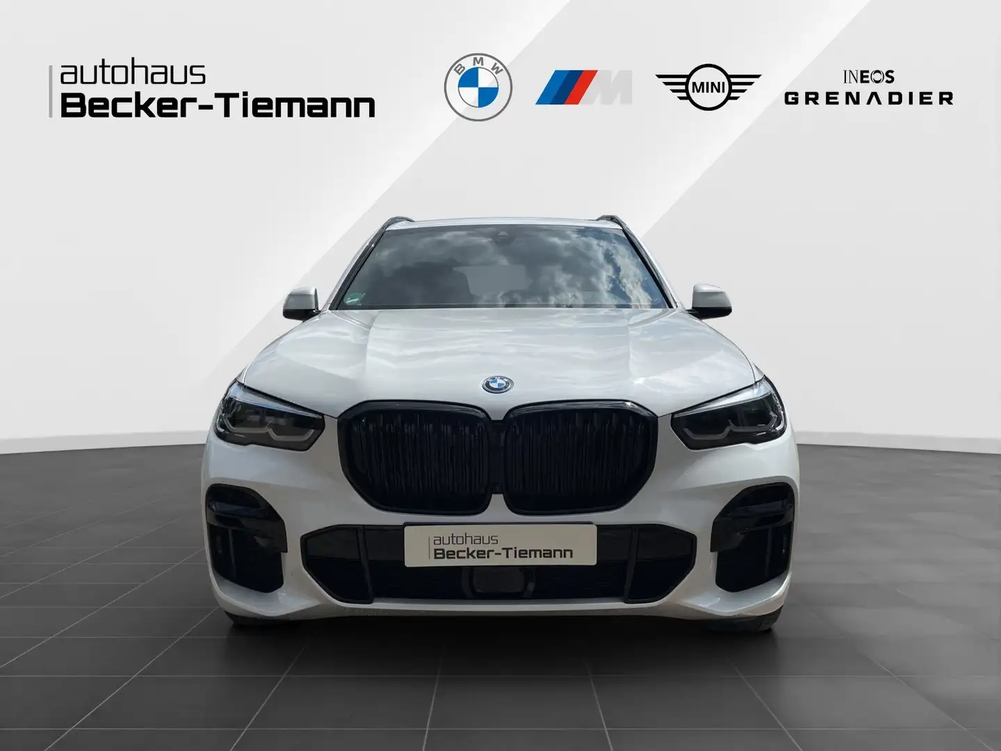 BMW X5 xDrive45e M Sport Panorama | 2-Achs Luftf. | ParkA Weiß - 2