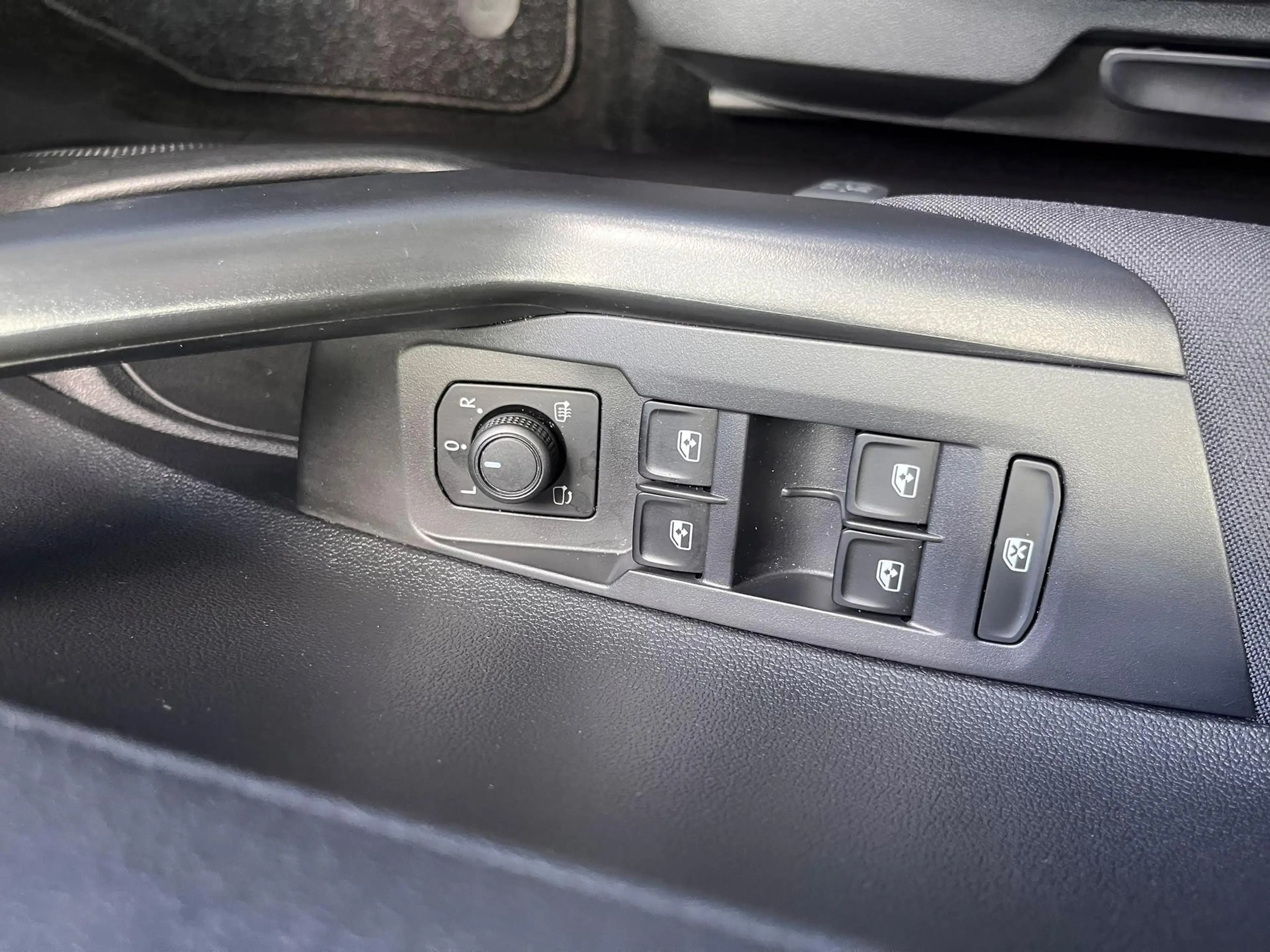 Volkswagen Polo 1.0 TSI Life Business (Clima,Navi,Pdc,LM,Virtual) — photo 14